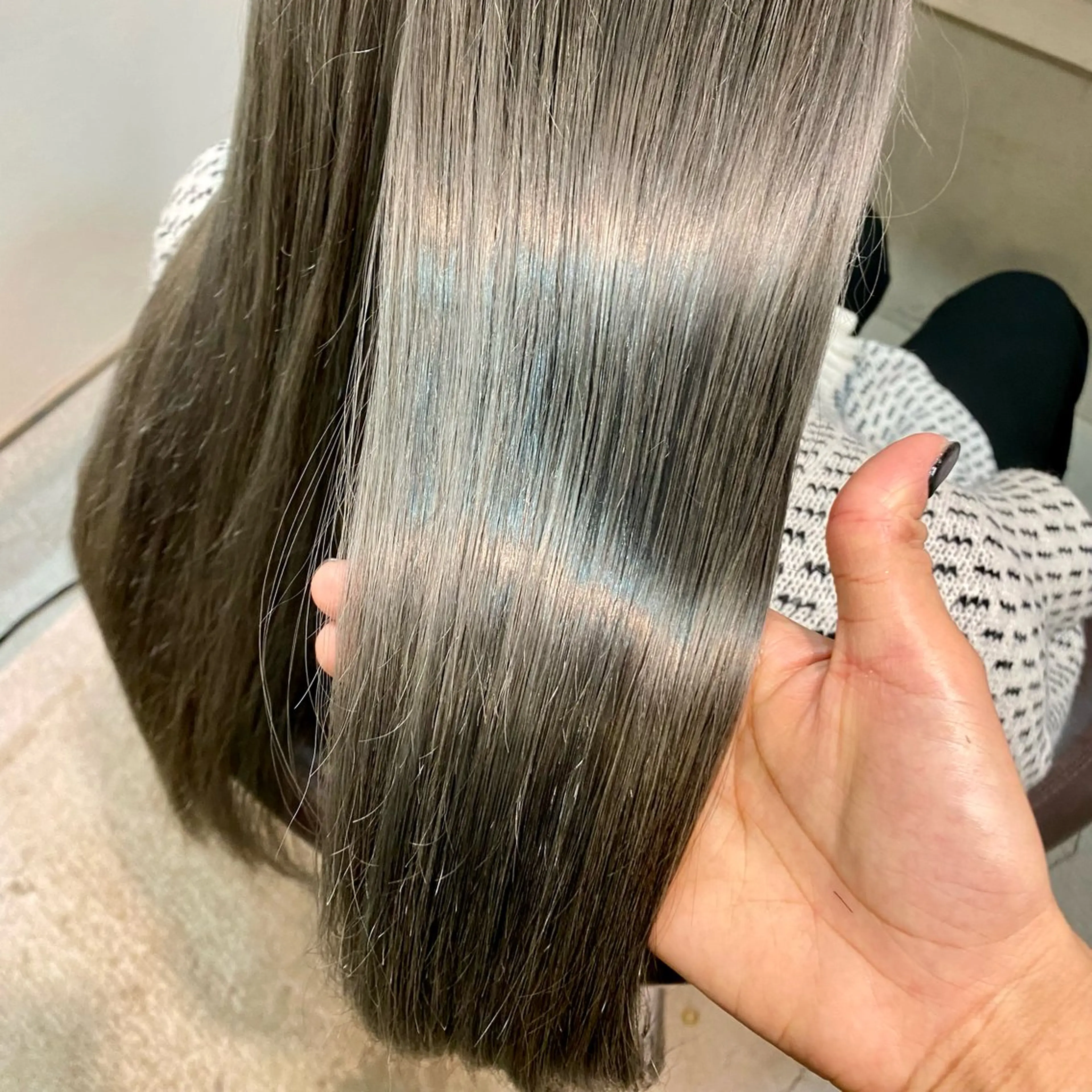 ロング カラー 惣木 菜穂のヘアスタイル