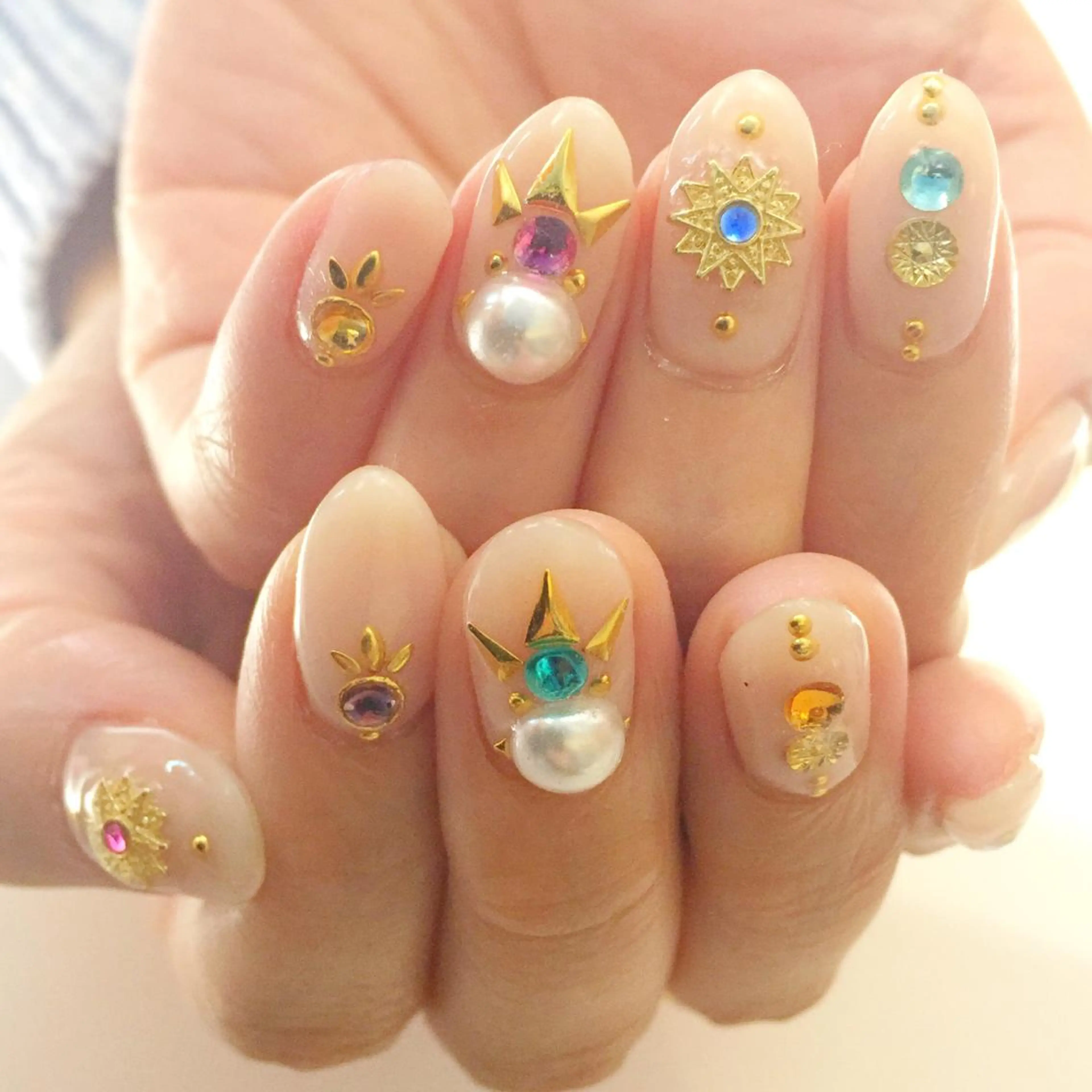 ネイル ジェルネイル YUN 💅のネイルデザイン