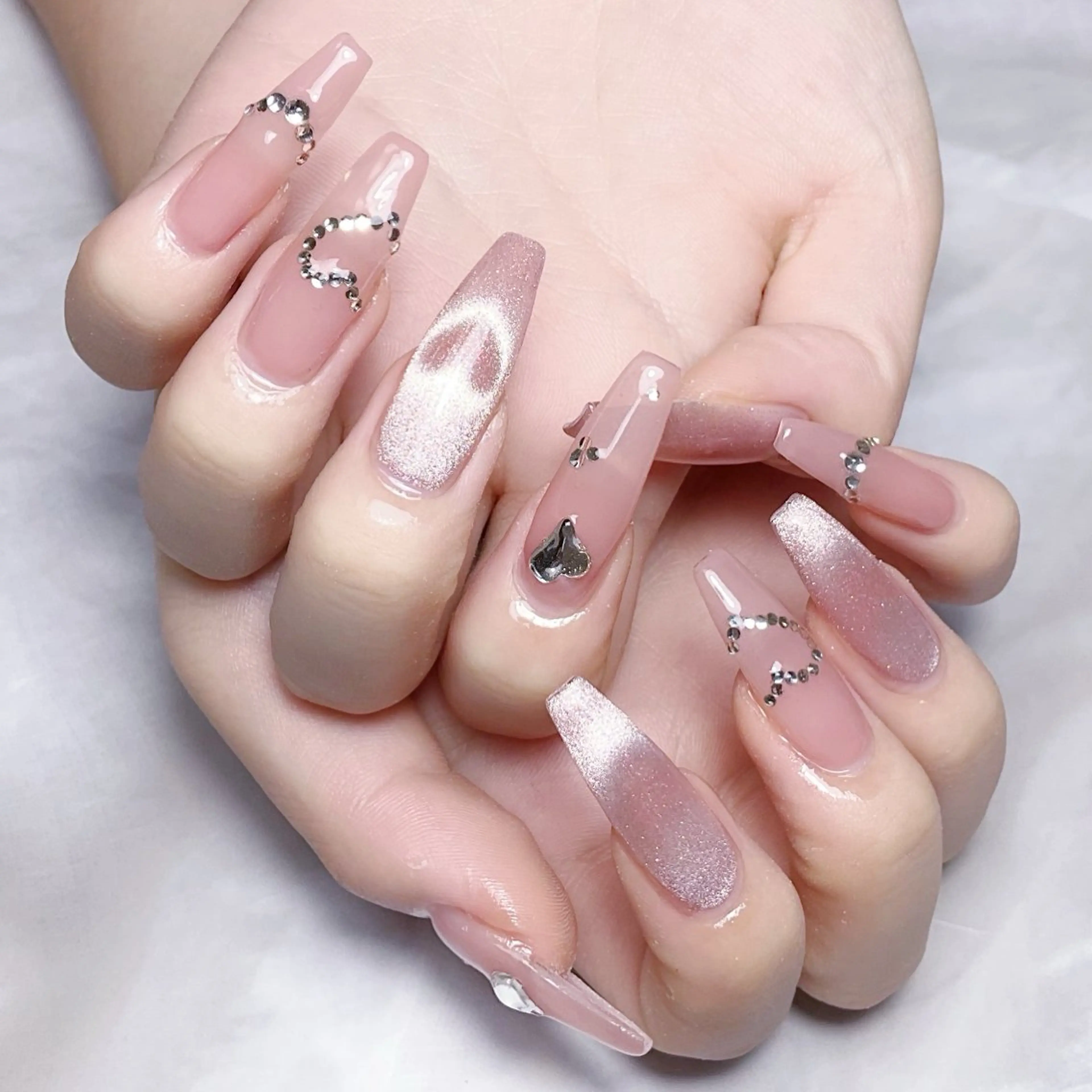 ネイル ハンドネイル 🍭Yun nail hyejin🌸のネイルデザイン