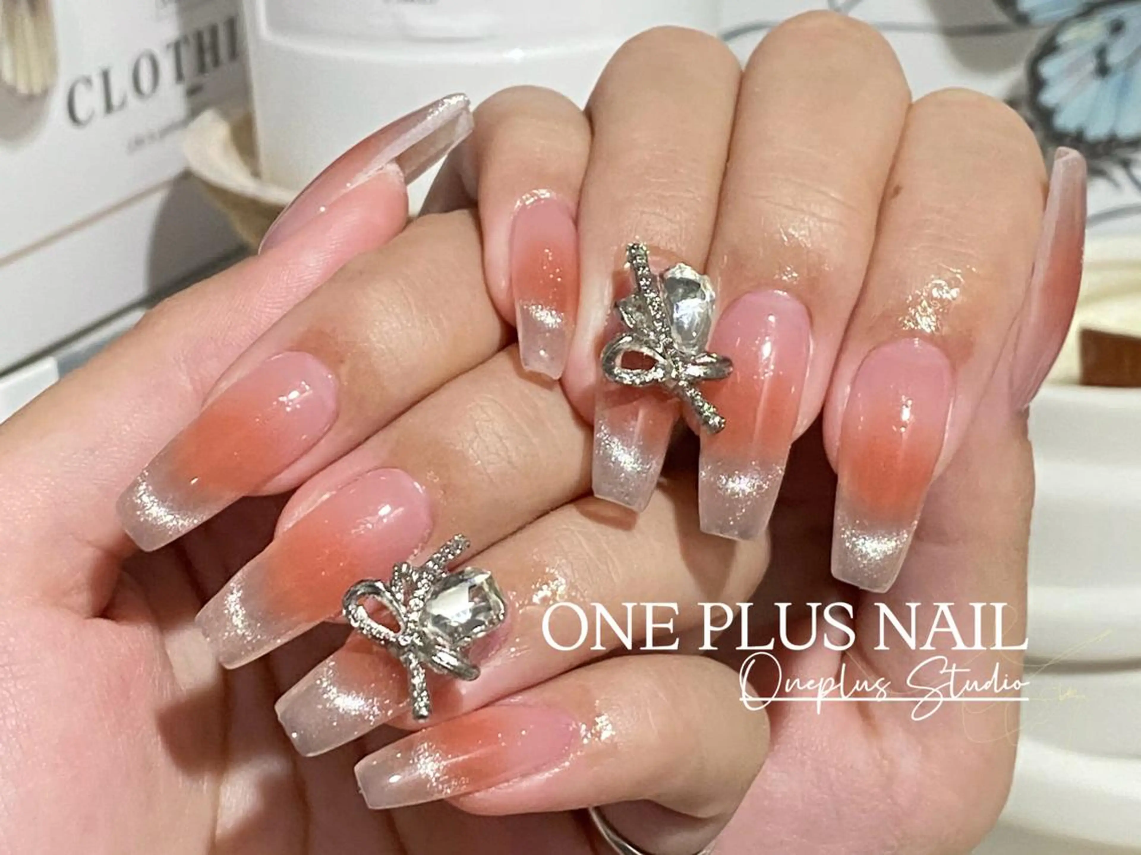 ネイル アートネイル オーロラネイル ガーリー キラキラネイル 韓国ネイル haruka 🧸のネイルデザイン