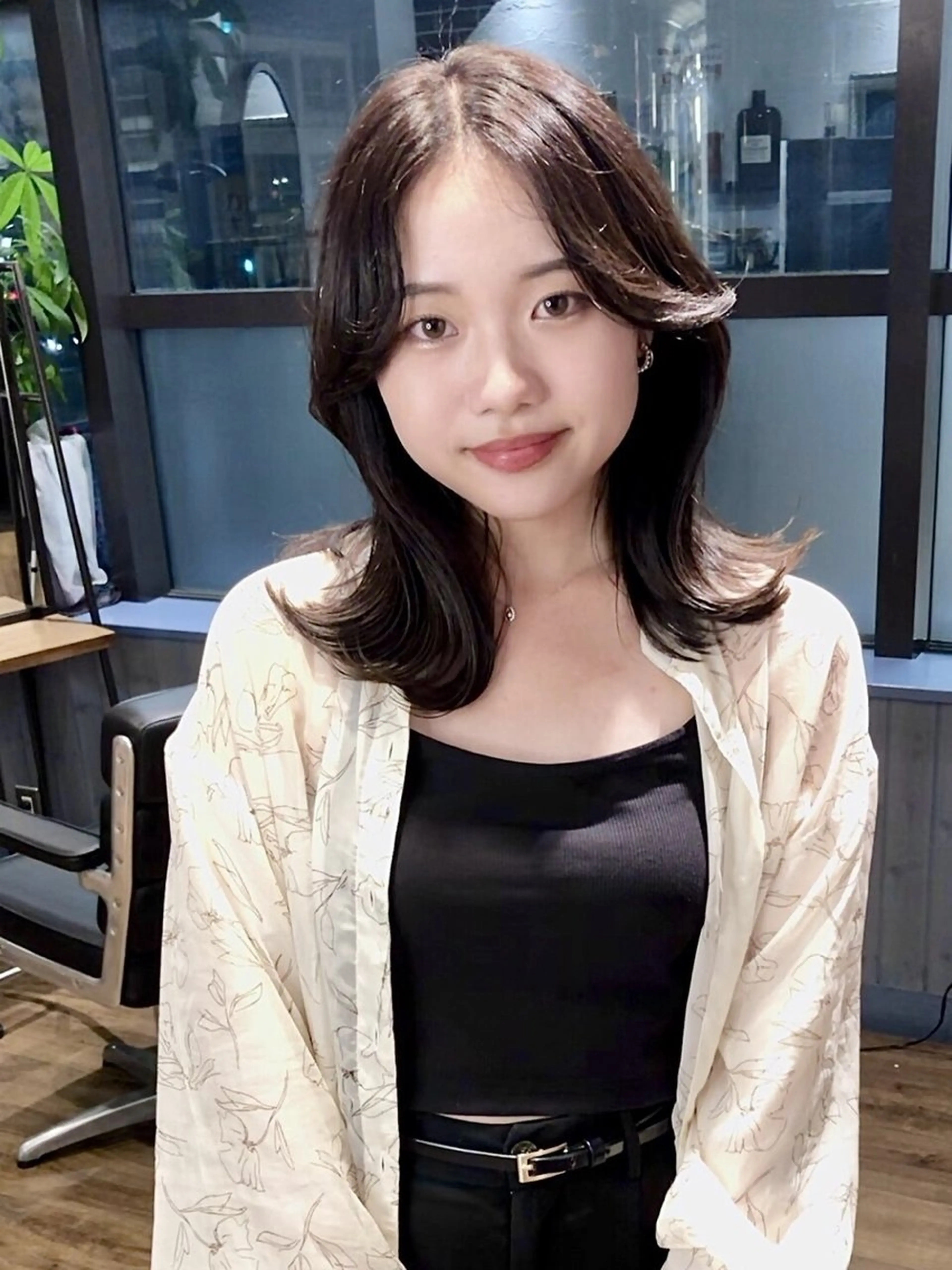 セミロング くびれヘア 韓国風ヘア 韓国STYLE 小久保のヘアスタイル