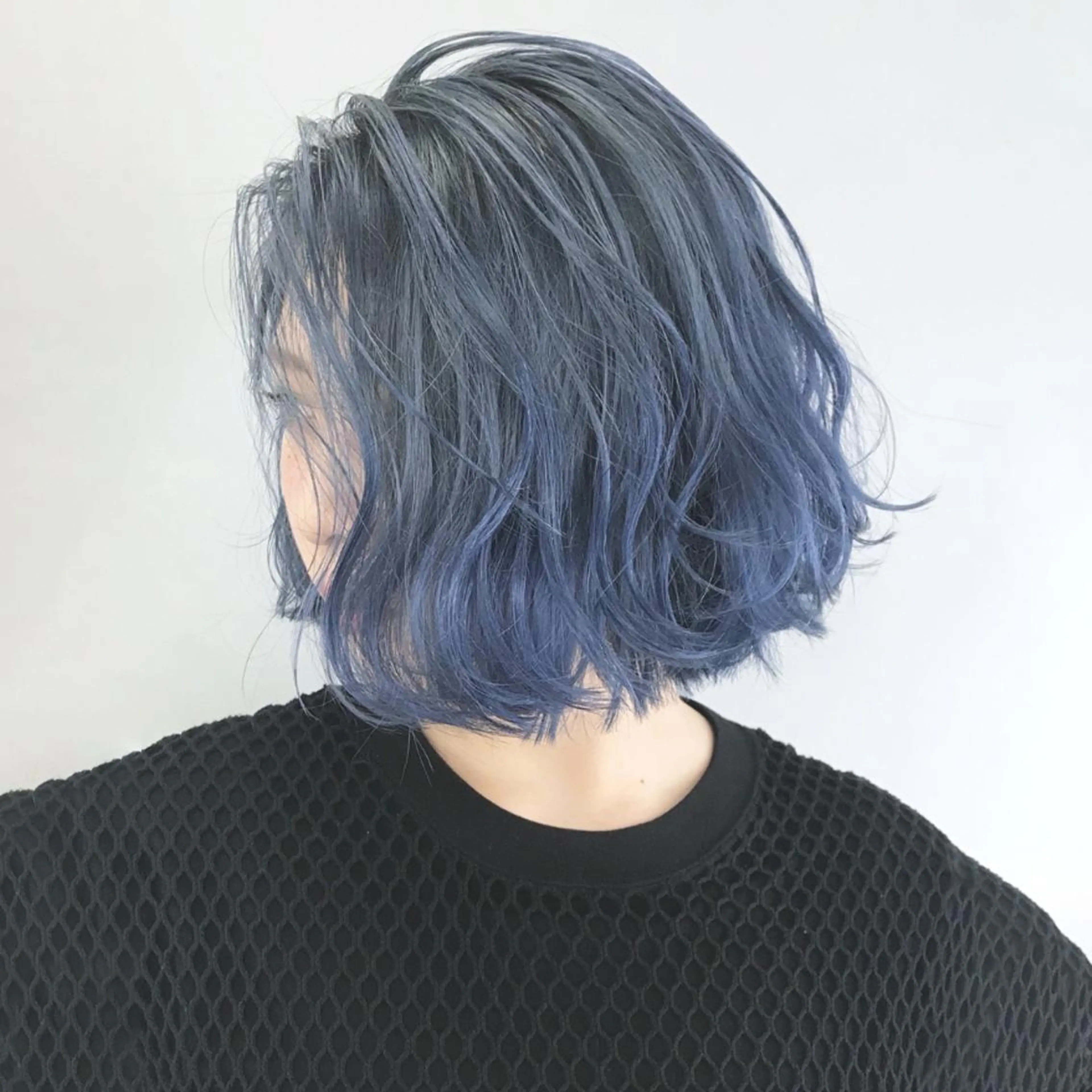 ミディアム カラー パーマ ヘアアレンジ アッシュ ブルーカラー ブルーアッシュ カット トリートメント ITbyALBUM 中野店のヘアスタイル