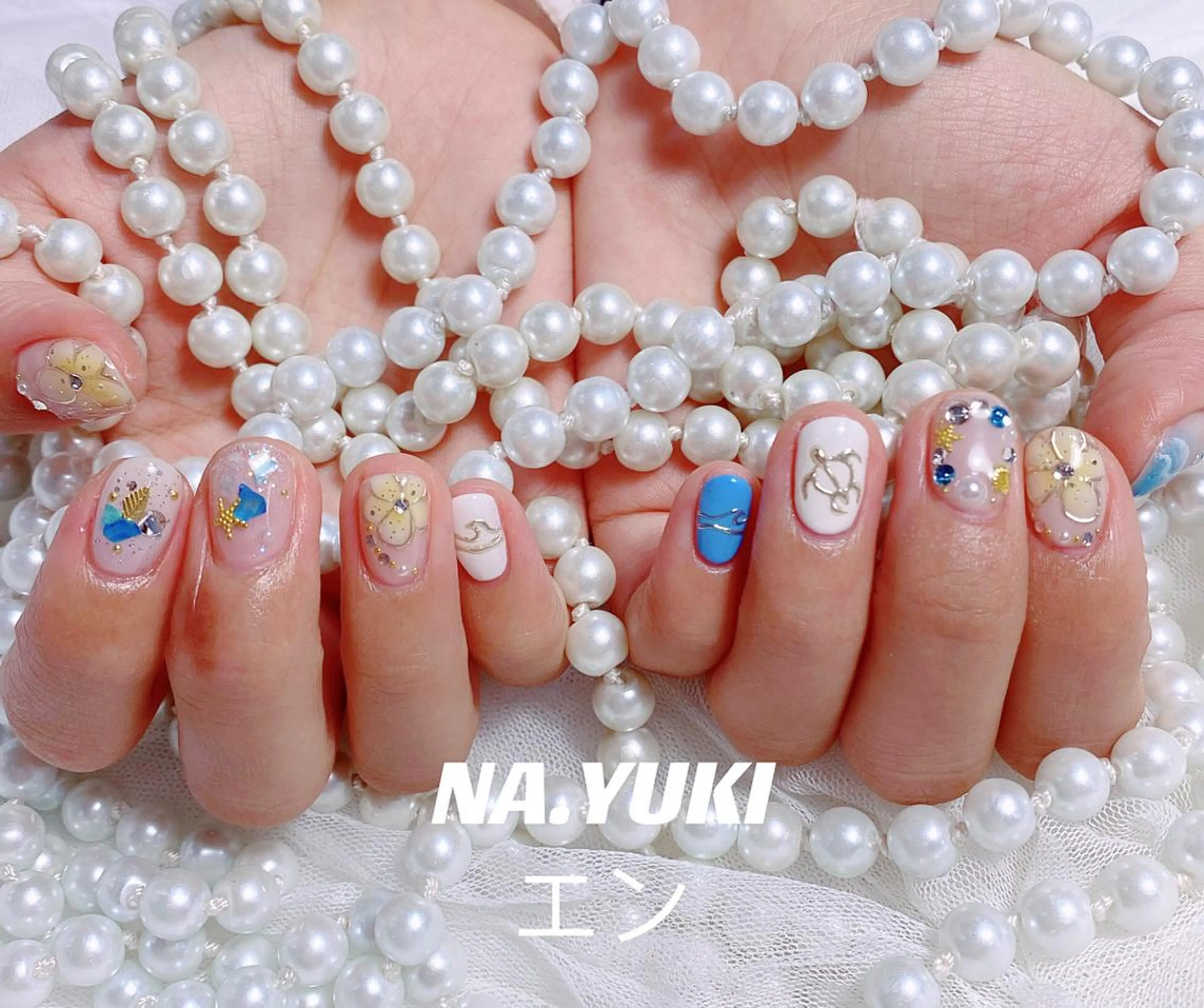 ネイル 🦋 Queenieのネイルデザイン