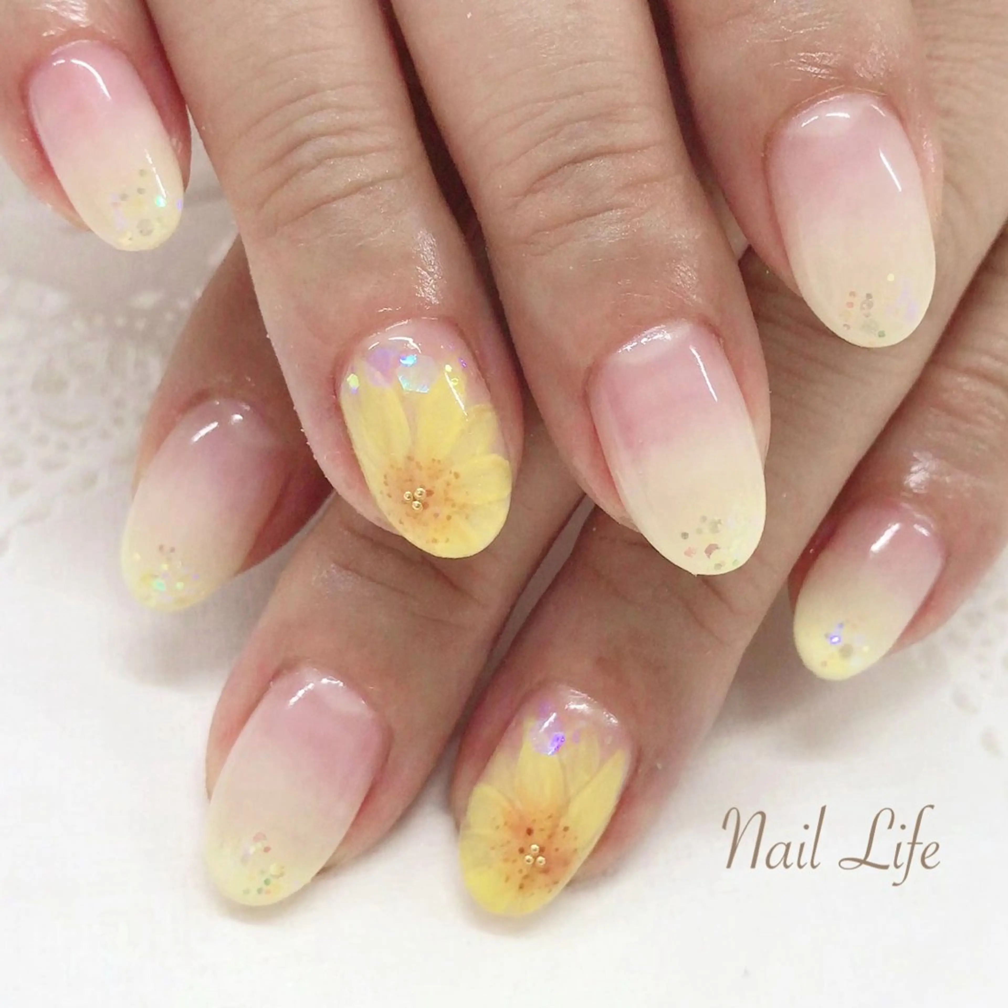 ネイル 黄色 大嶋 めぐみのネイルデザイン