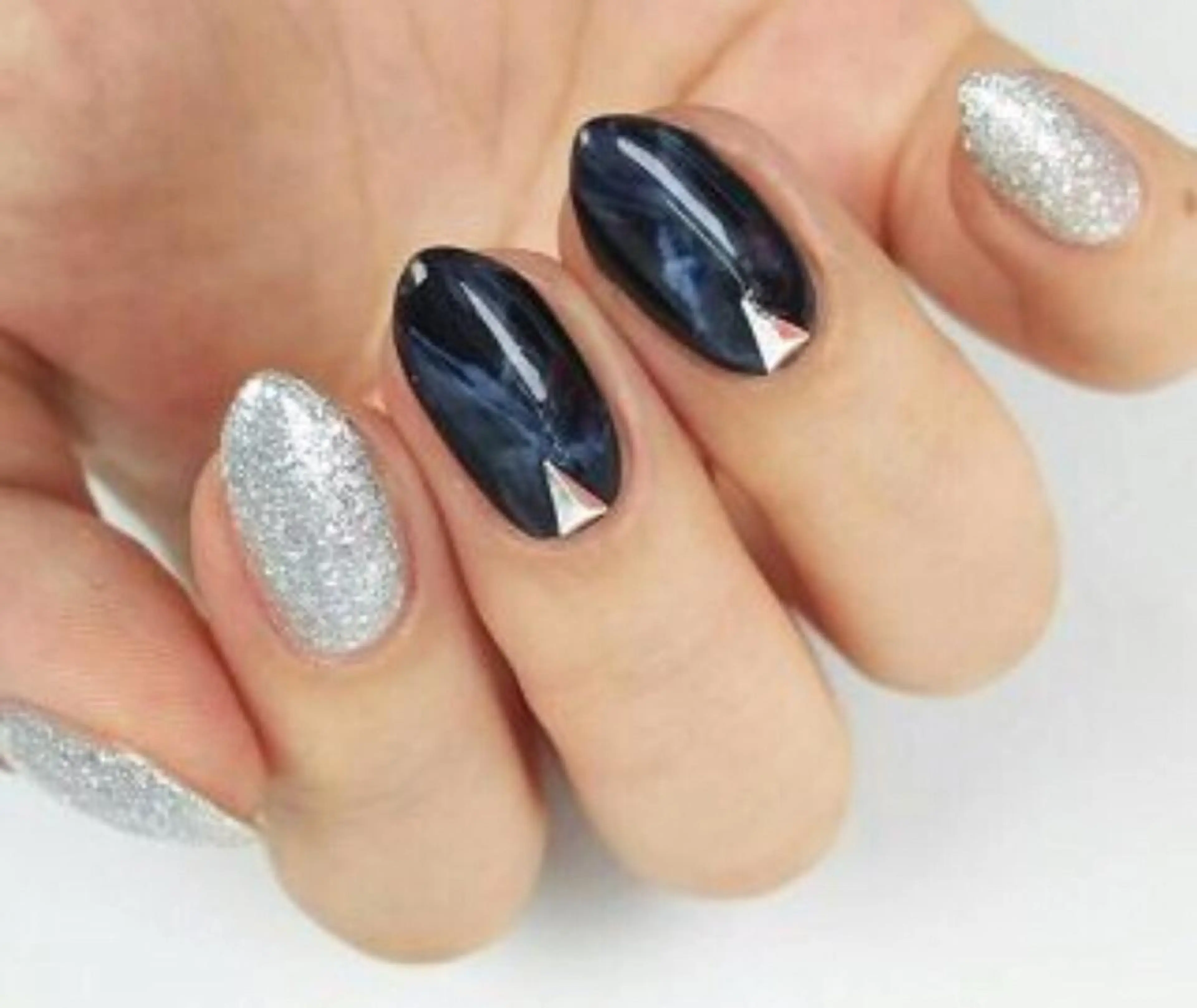 ネイル ハンドネイル ゲン レイカのネイルデザイン