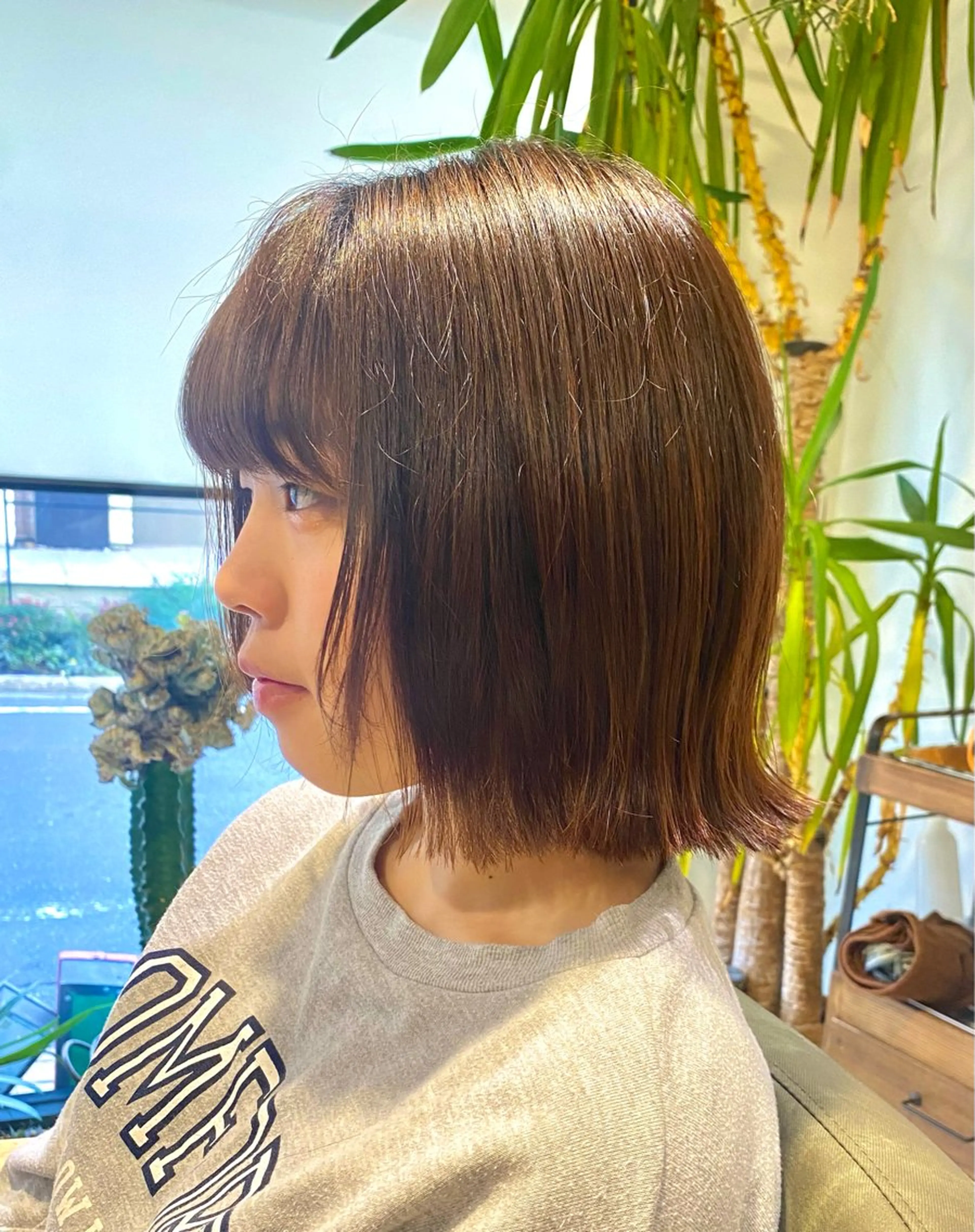 ミディアム ボブ 顔周りカット 小顔カット LiC えりのヘアスタイル