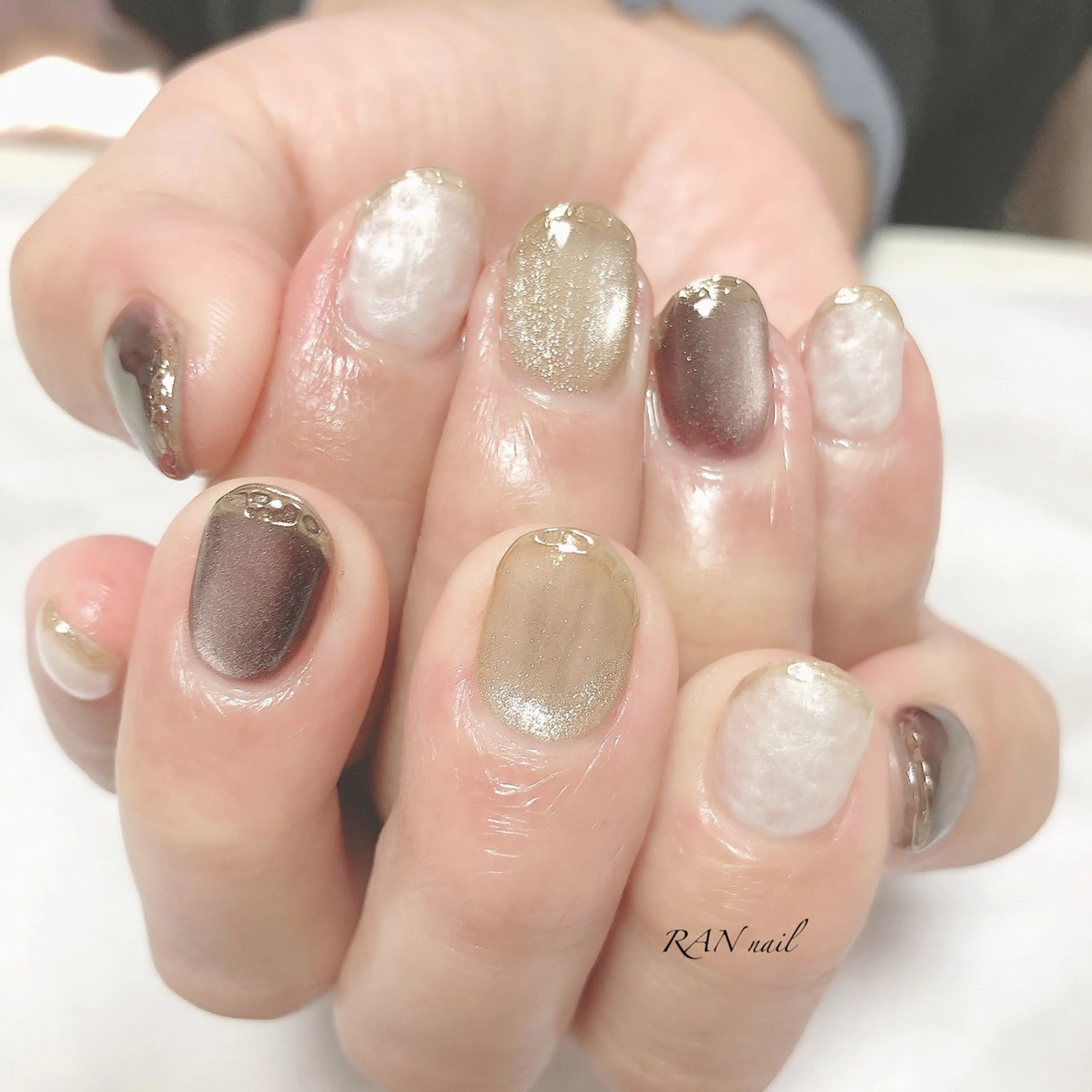 ネイル ブラウン フレンチネイル キラキラネイル マグネットネイル ミラーネイル ハンドネイル フットネイル RAN nail 〜ランネイル〜所属・RAN nailのネイルデザイン