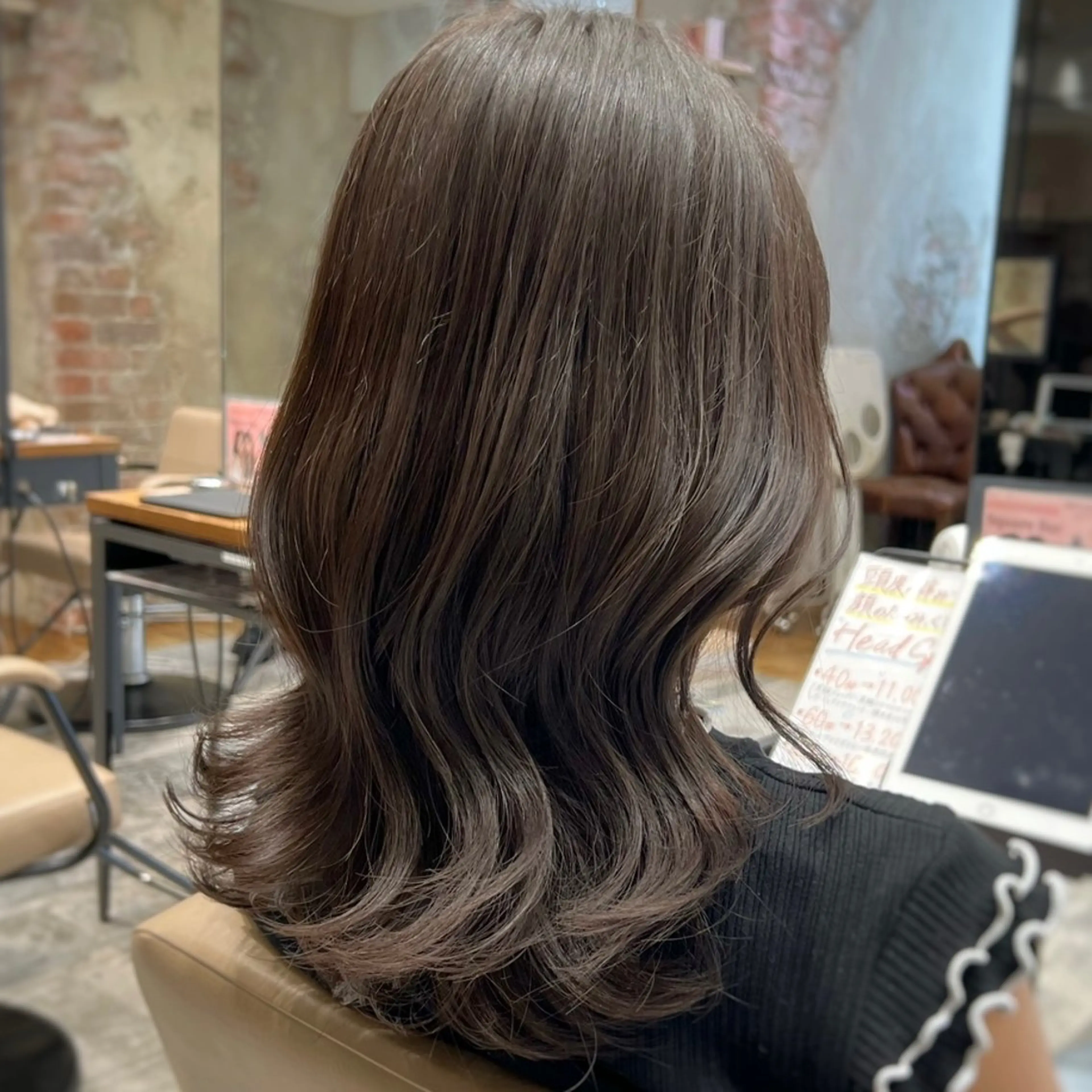 セミロング パーマ 💍新宿ショート 💍岩田莉奈のヘアスタイル