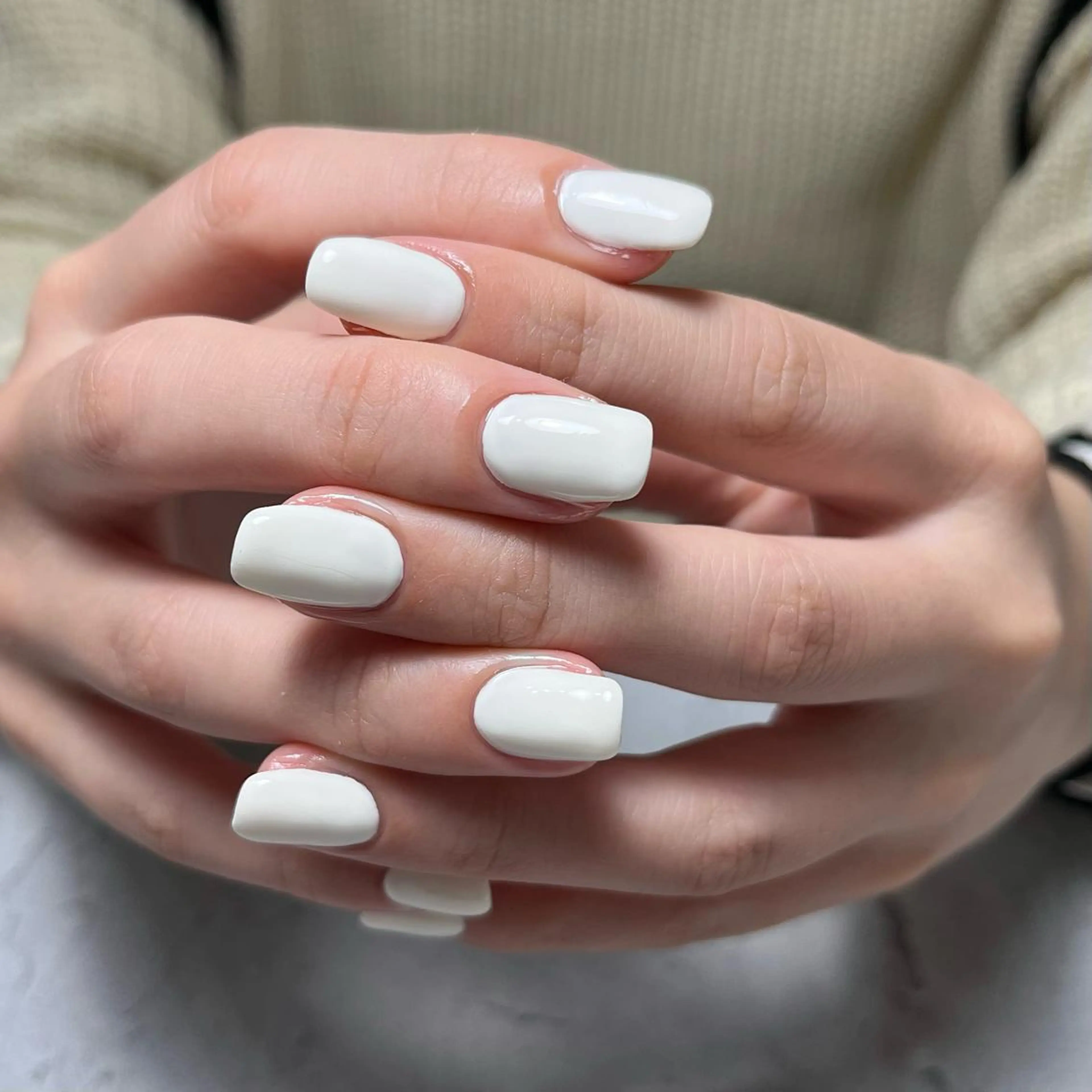 ネイル ホワイト ハンドネイル vegh.所属・vegh. nail／阿波座のネイルデザイン