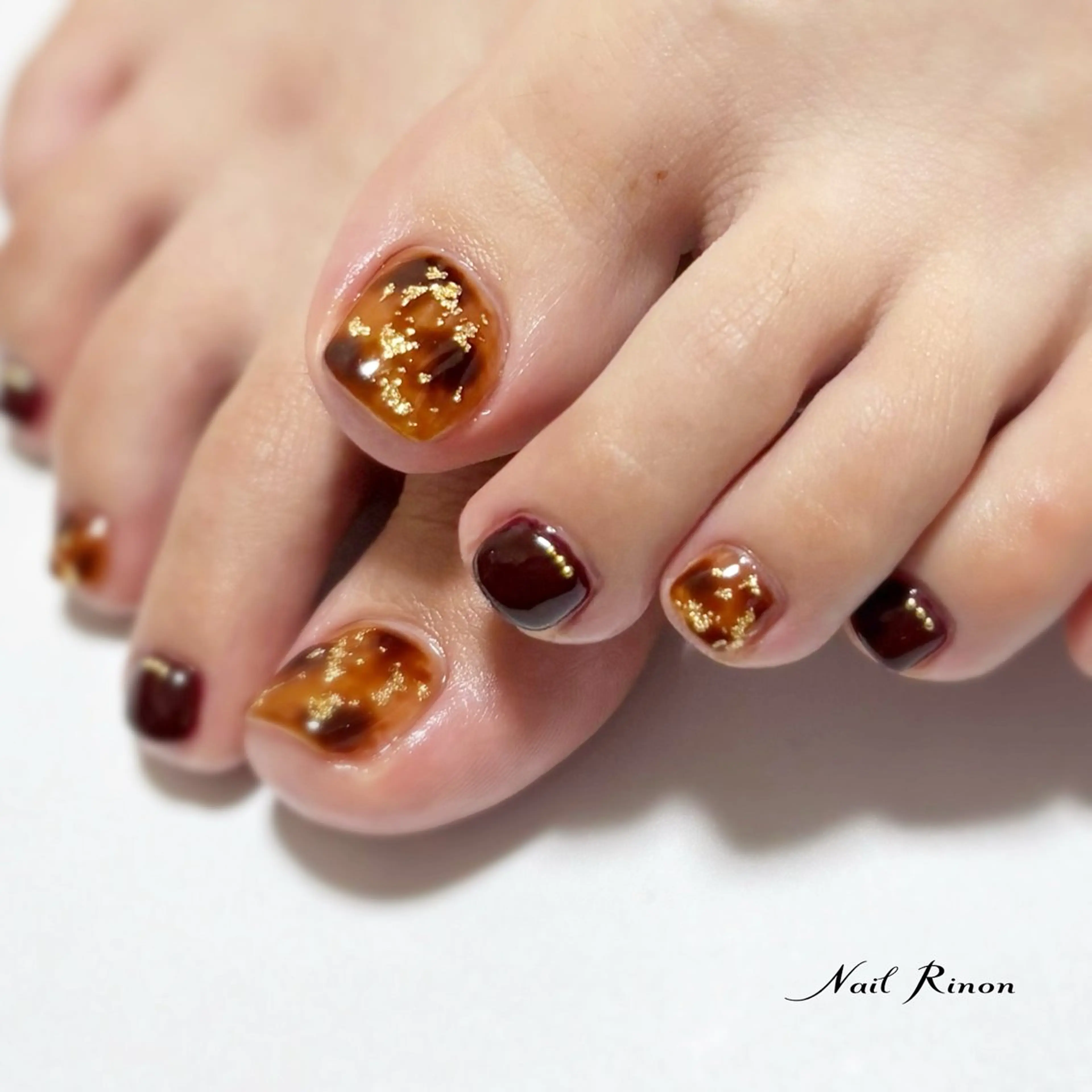 ネイル べっ甲ネイル フットネイル Nail Rinonのネイルデザイン