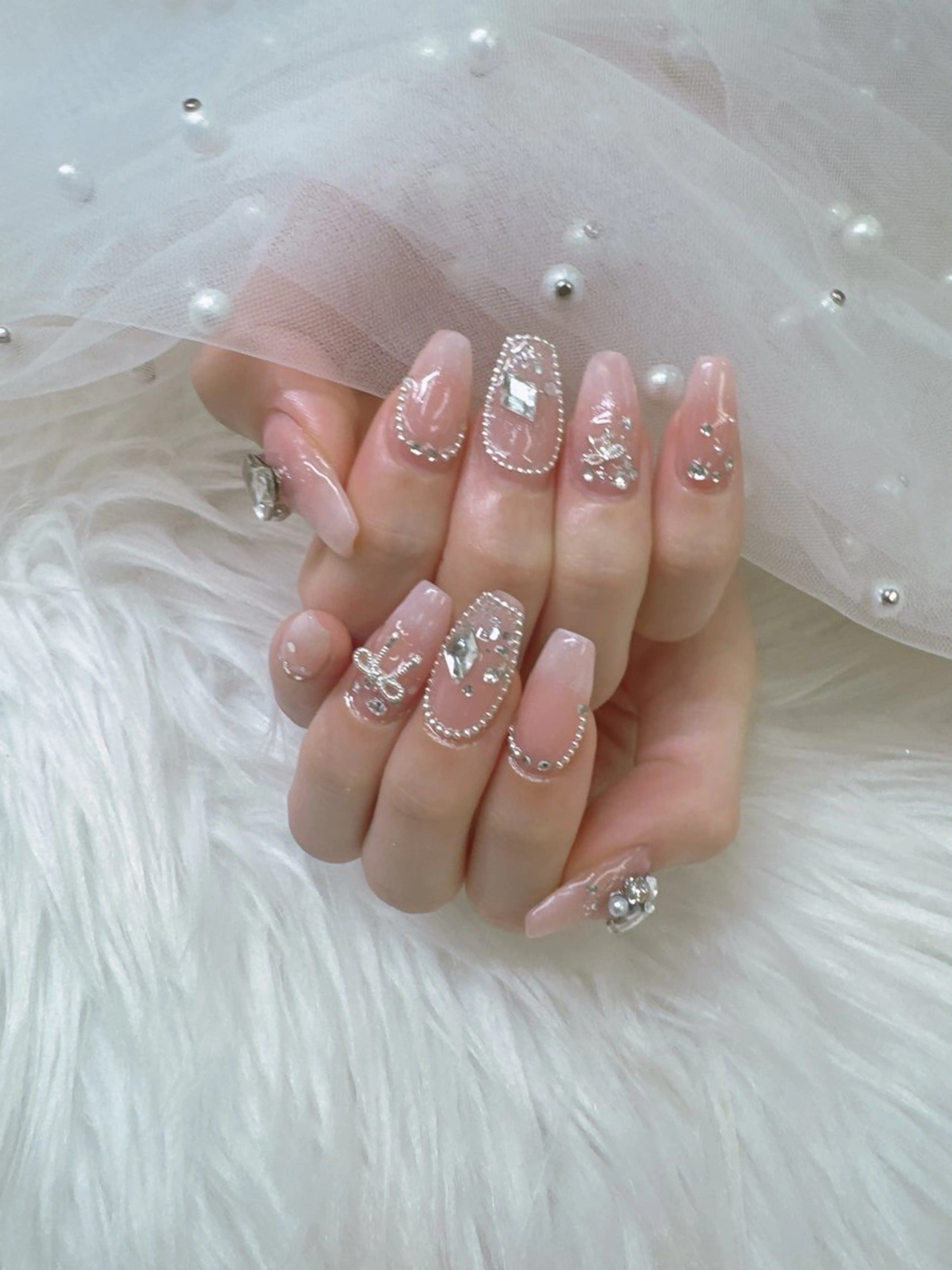 ネイル アートネイル べっ甲ネイル ボルドー チークネイル フレンチネイル ハンドネイル Queeens nailのネイルデザイン