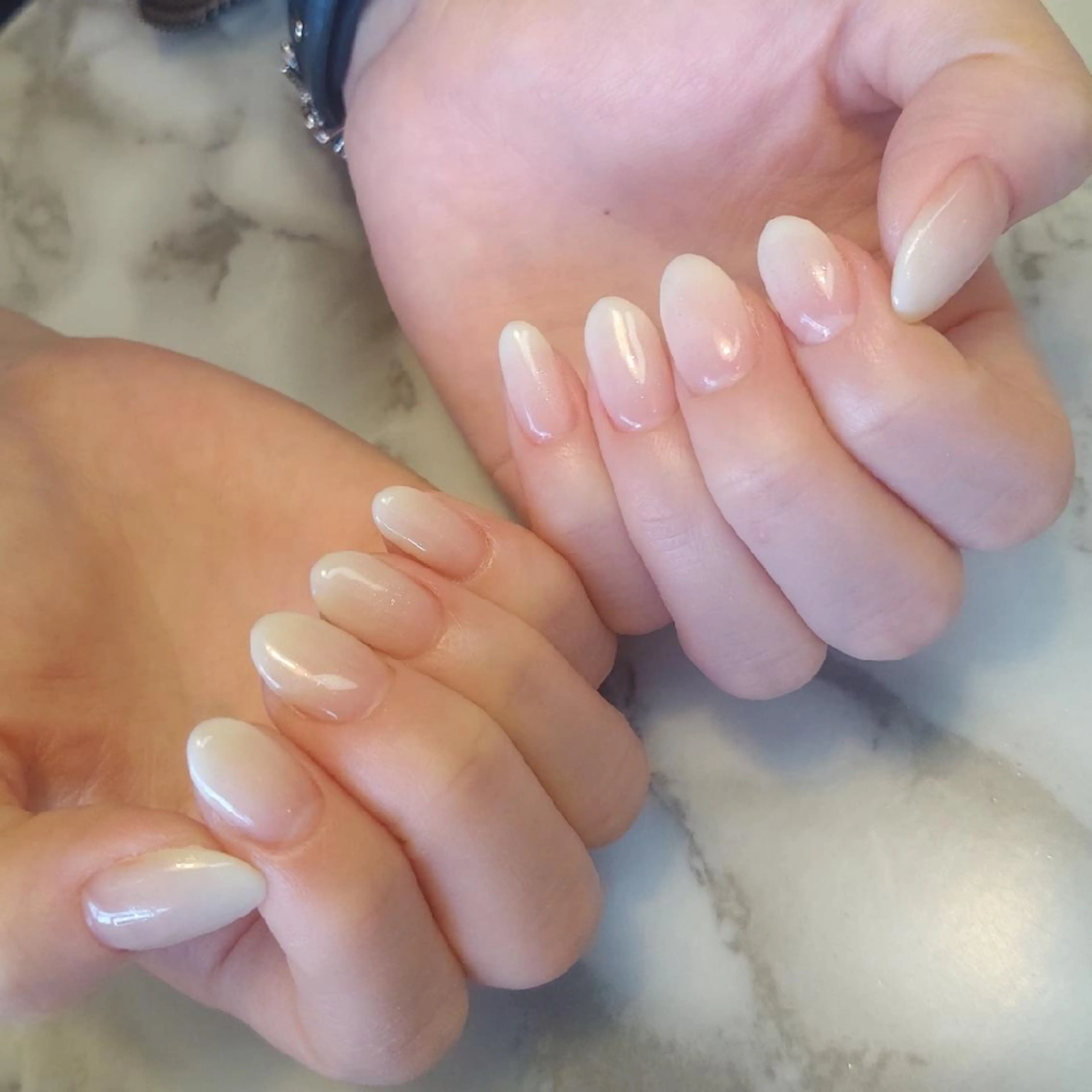 ネイル グラデーション ジェヌインネイル 河内のネイルデザイン