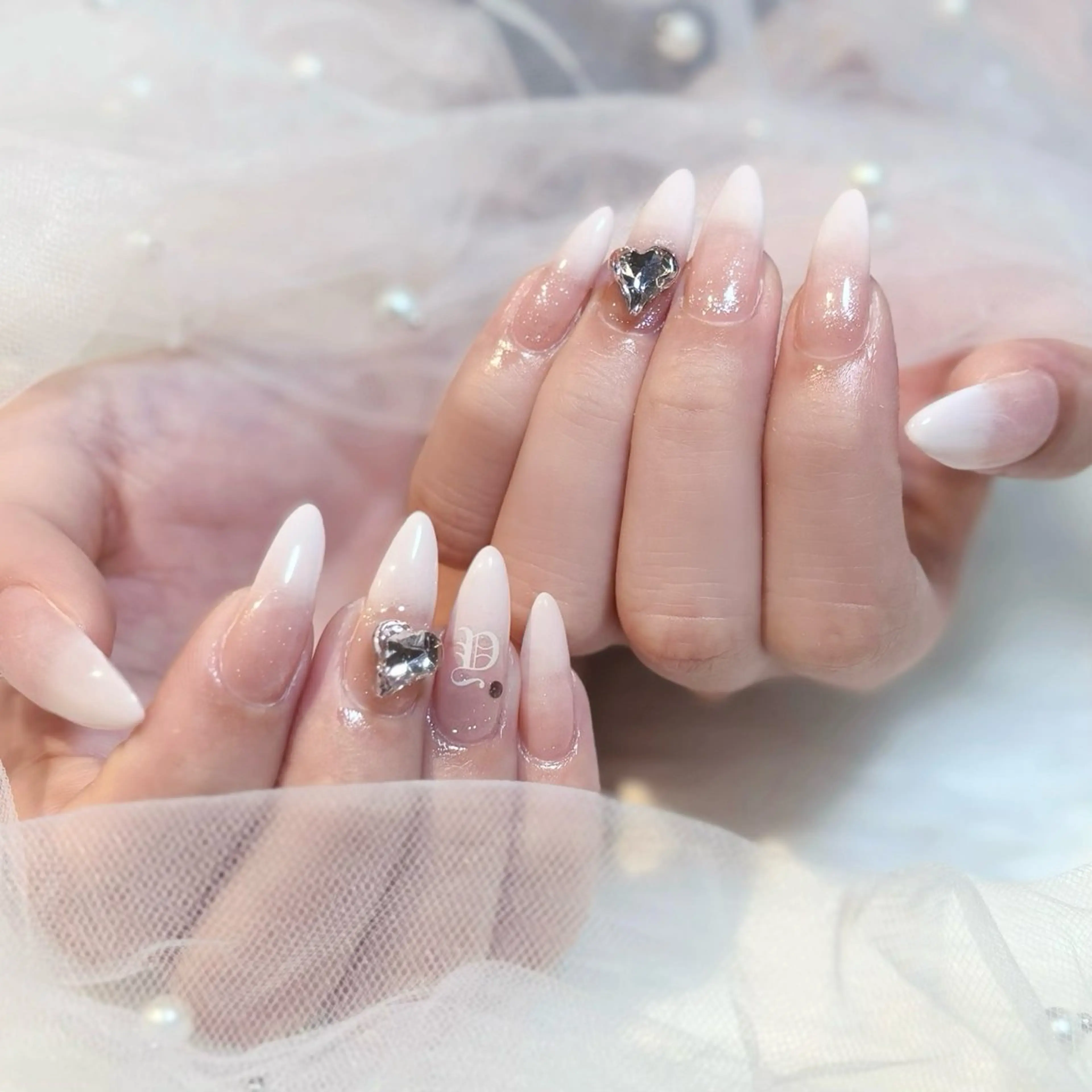 ネイル グラデーション キラキラネイル ワンホンネイル ぷりゅねる 心斎橋のネイルデザイン