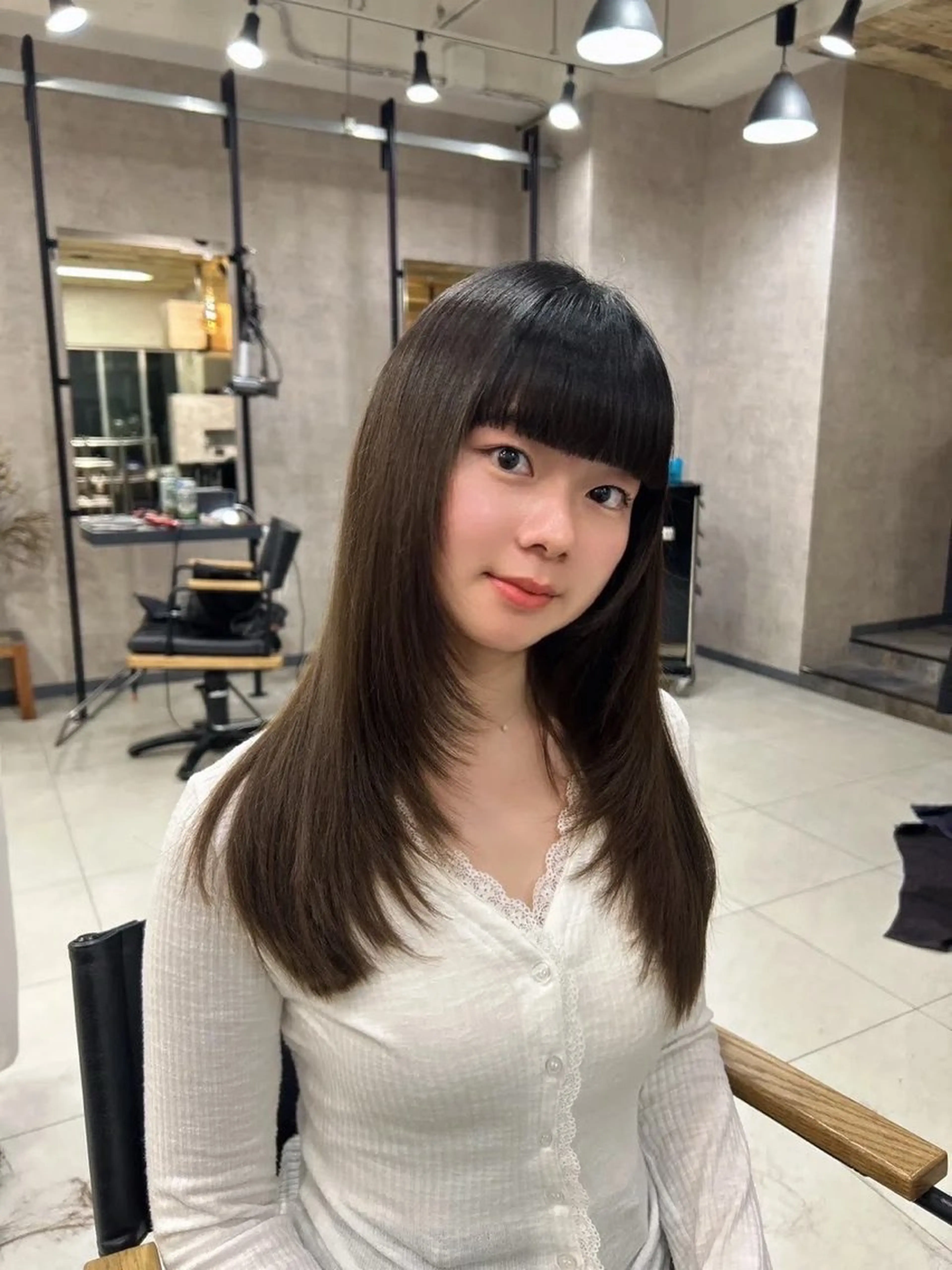 ロング マアヤ/ハイトーン /ハイレイヤーのヘアスタイル