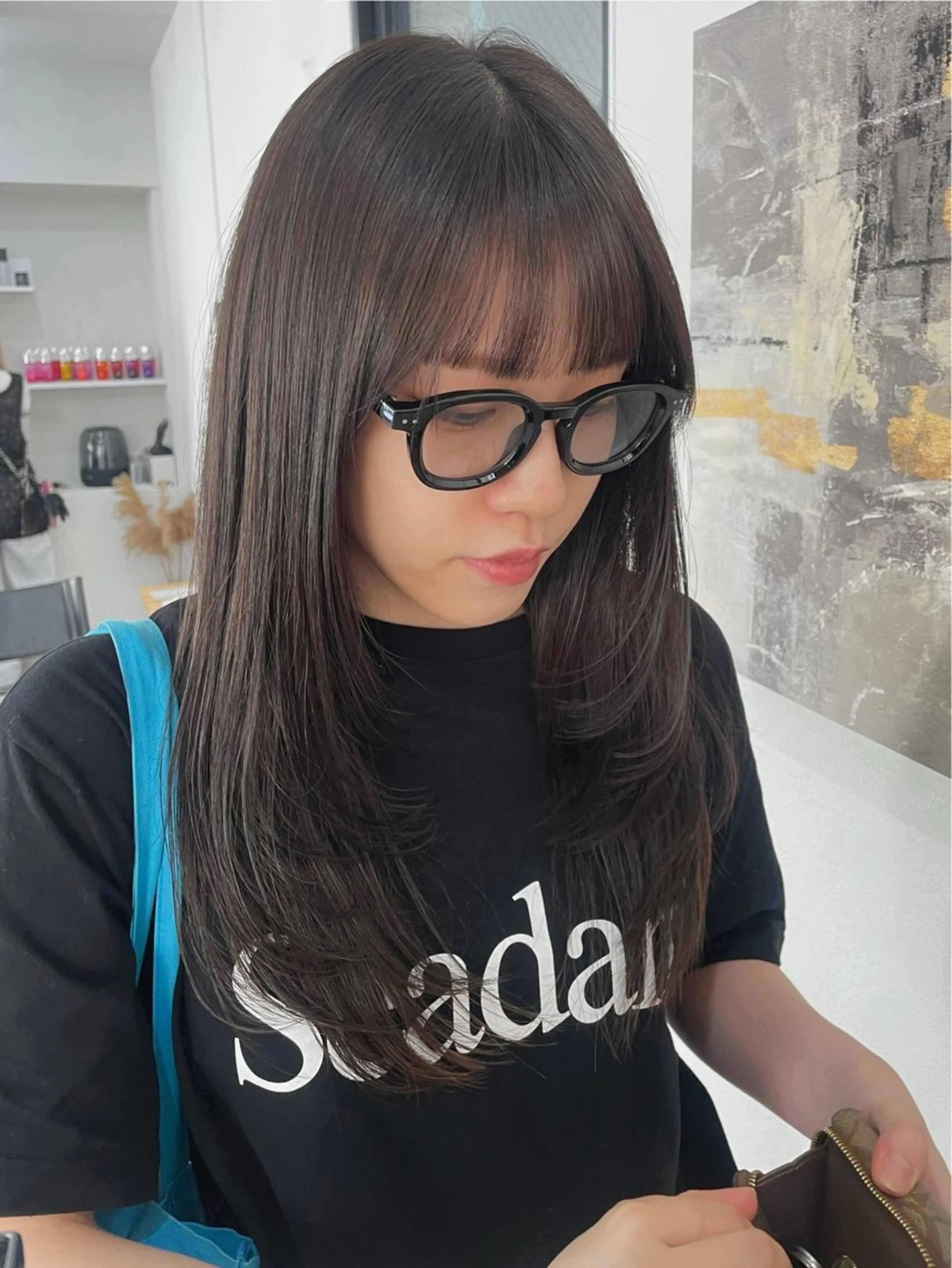 ロング ボブ 顔まわりレイヤー 顔周りカット 外国人風カラー ハイライト カット トリートメント ヘッドスパ Mina/岡山/矯正 ブリーチ/レイヤーのヘアスタイル