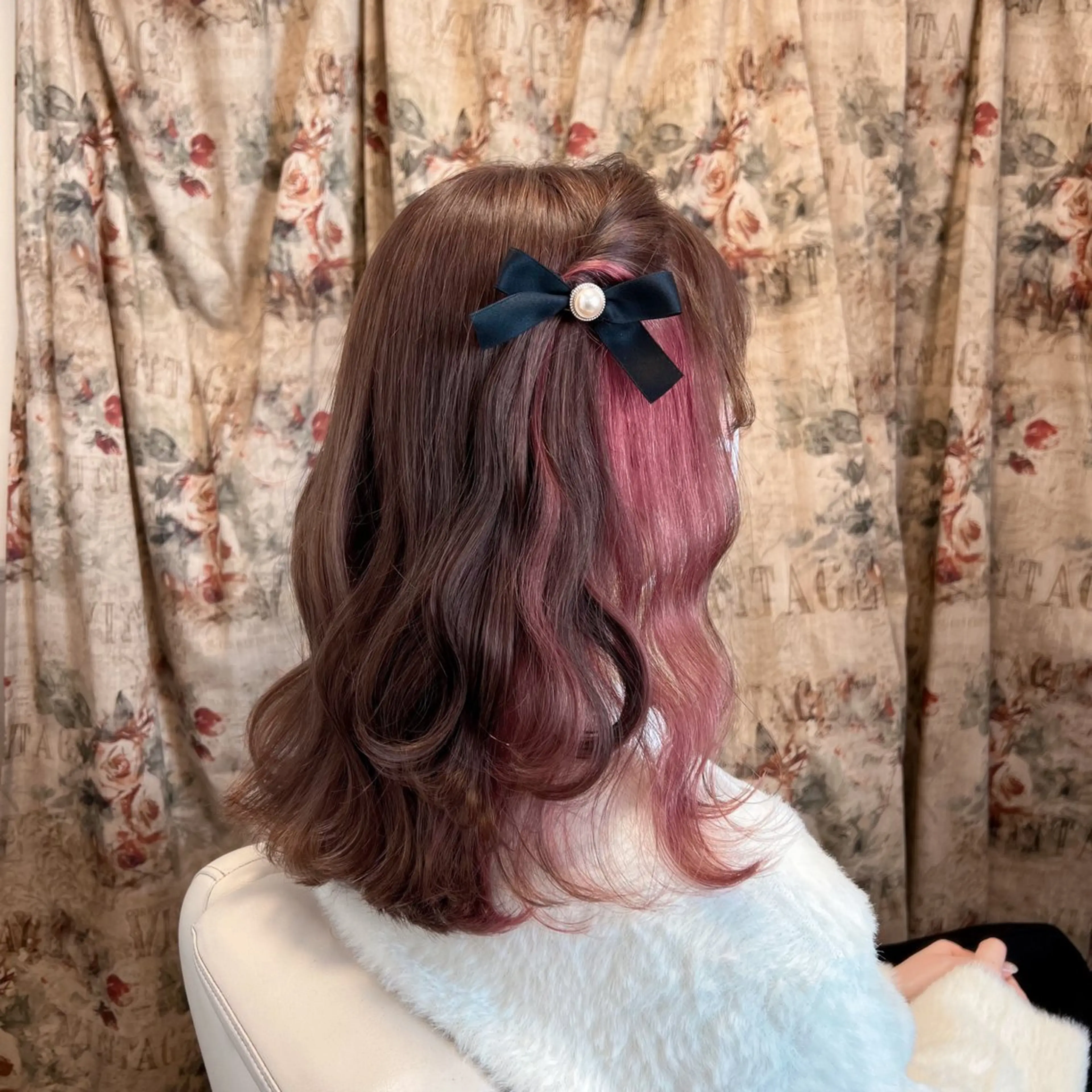 ミディアム ヘアカラー トリートメント SHIN/レイヤー カット×クロスパーマのヘアスタイル