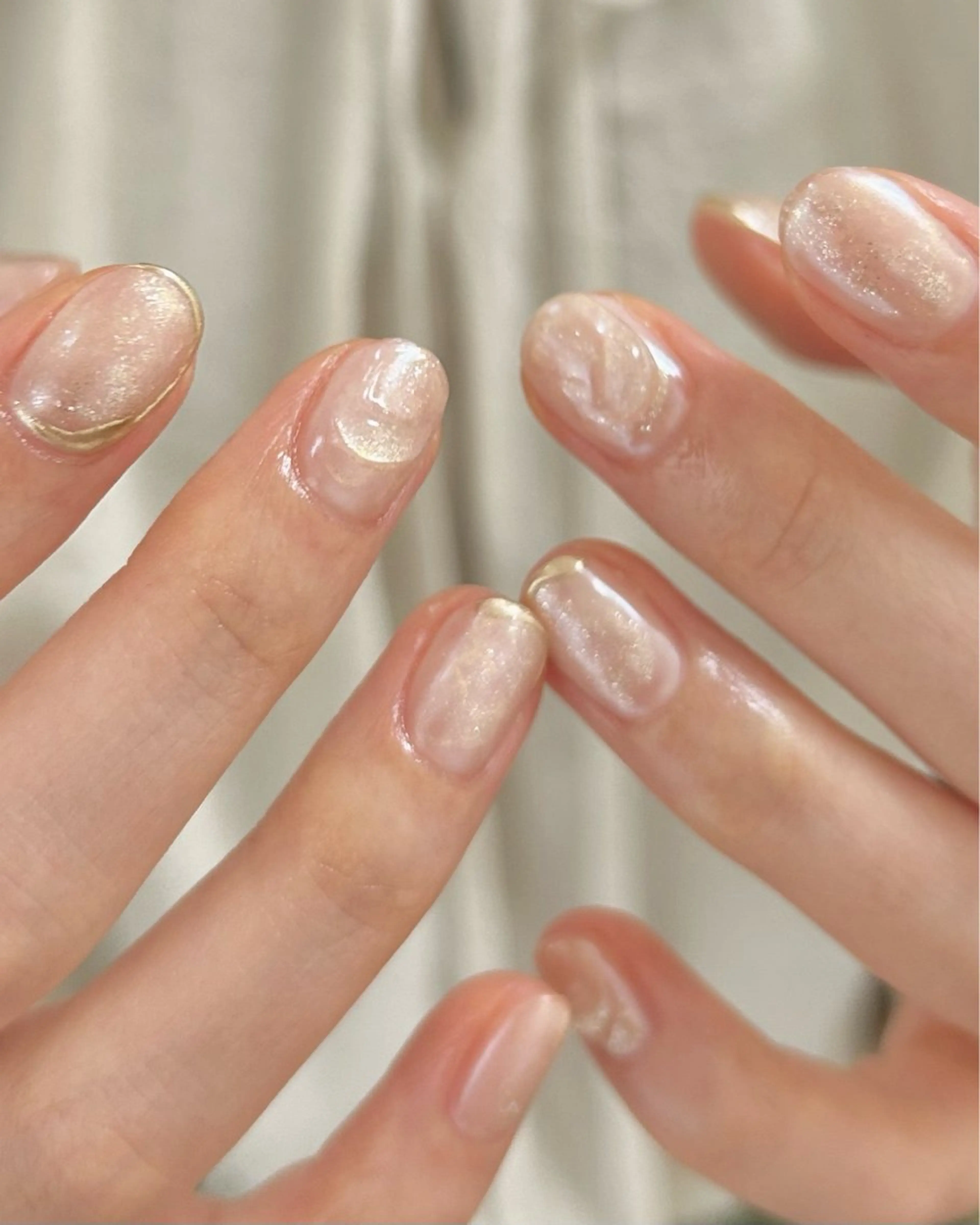 ネイル オーロラネイル ジェルネイル キラキラネイル ニュアンスネイル オフィスネイル 𓂃toi. 儚げnuanceのネイルデザイン