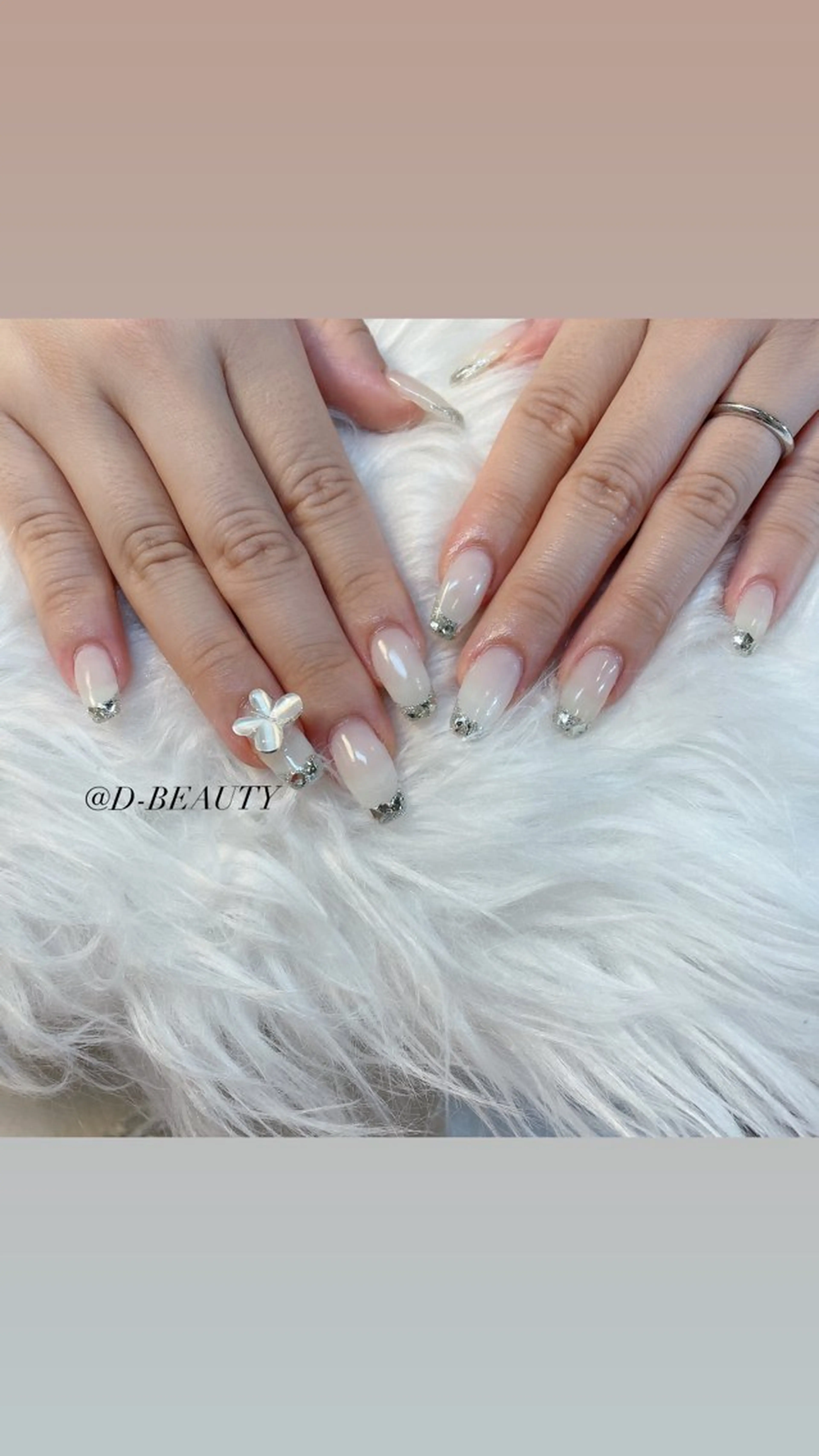 [ハンド]シンプルSNS大人気ガラスフレンチ/ミナ－フレンチ¥6980 <2週間以内お直し無料>の写真