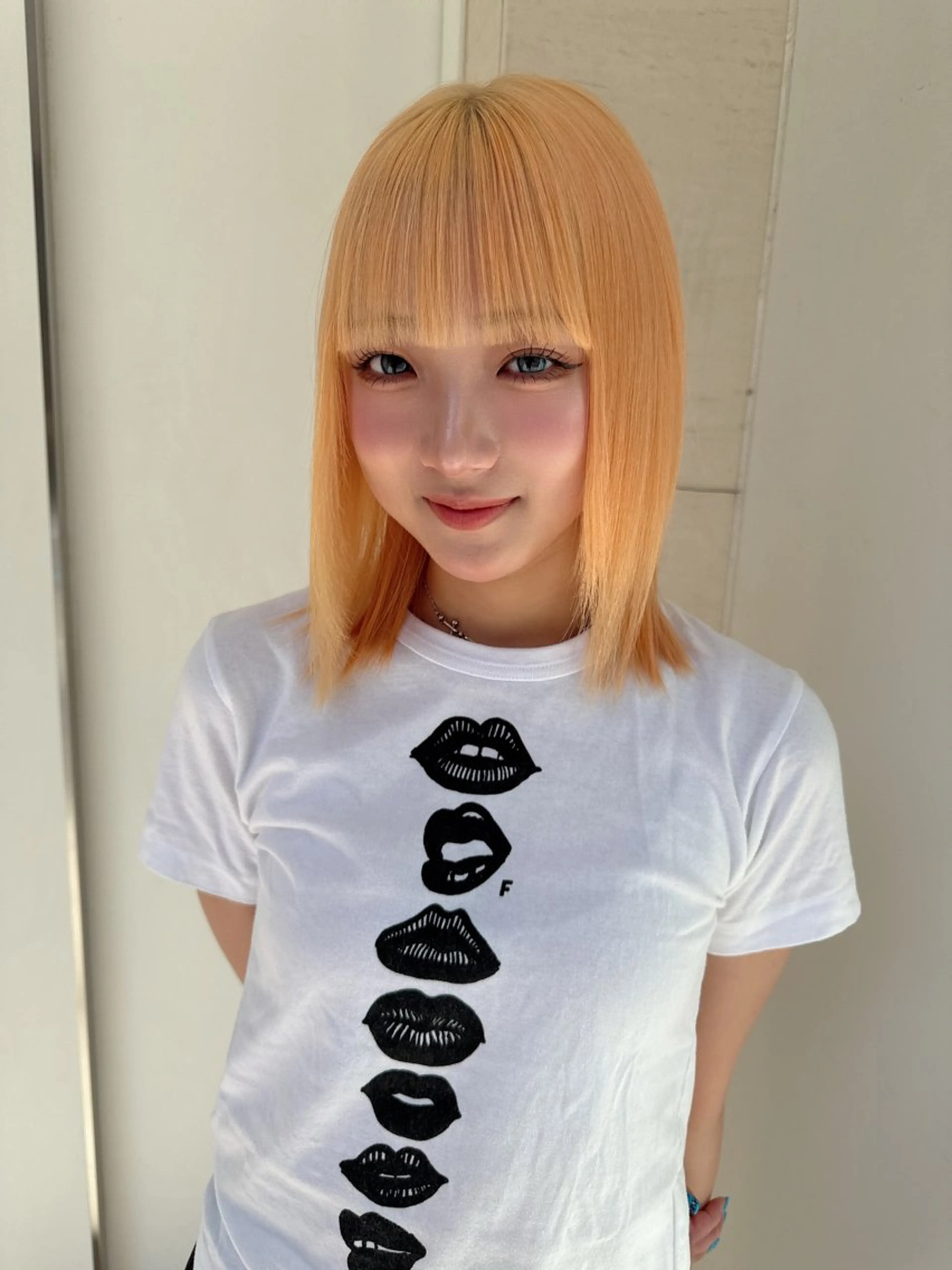 ミディアム カラー ハイトーン/ ブリーチ/縮毛矯正のヘアスタイル