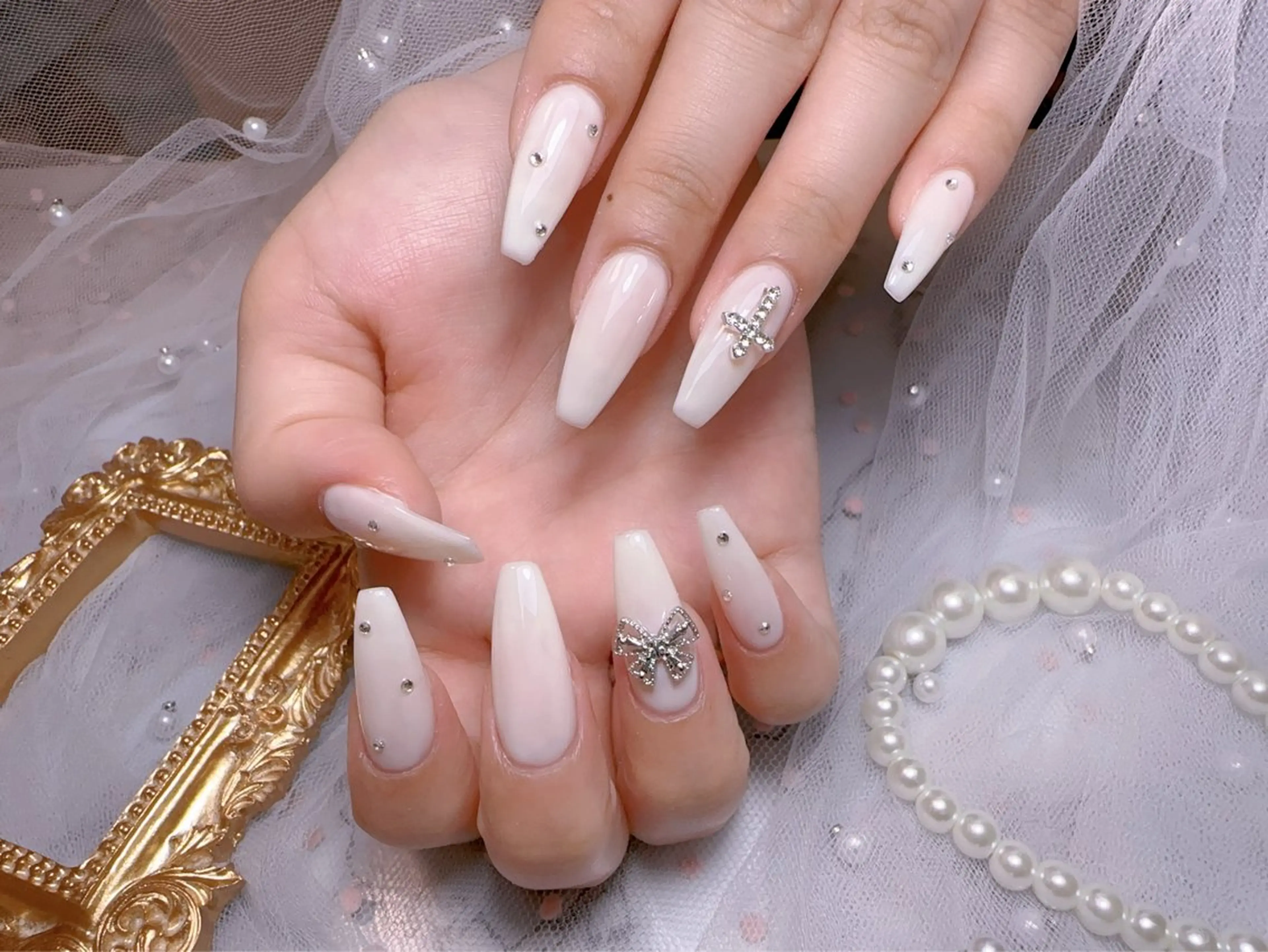 ネイル オーロラネイル フットネイル 韓国ネイル ラメ(グリッター) ラメグラデーション ハンドネイル Belle nail salon 新小岩のネイルデザイン