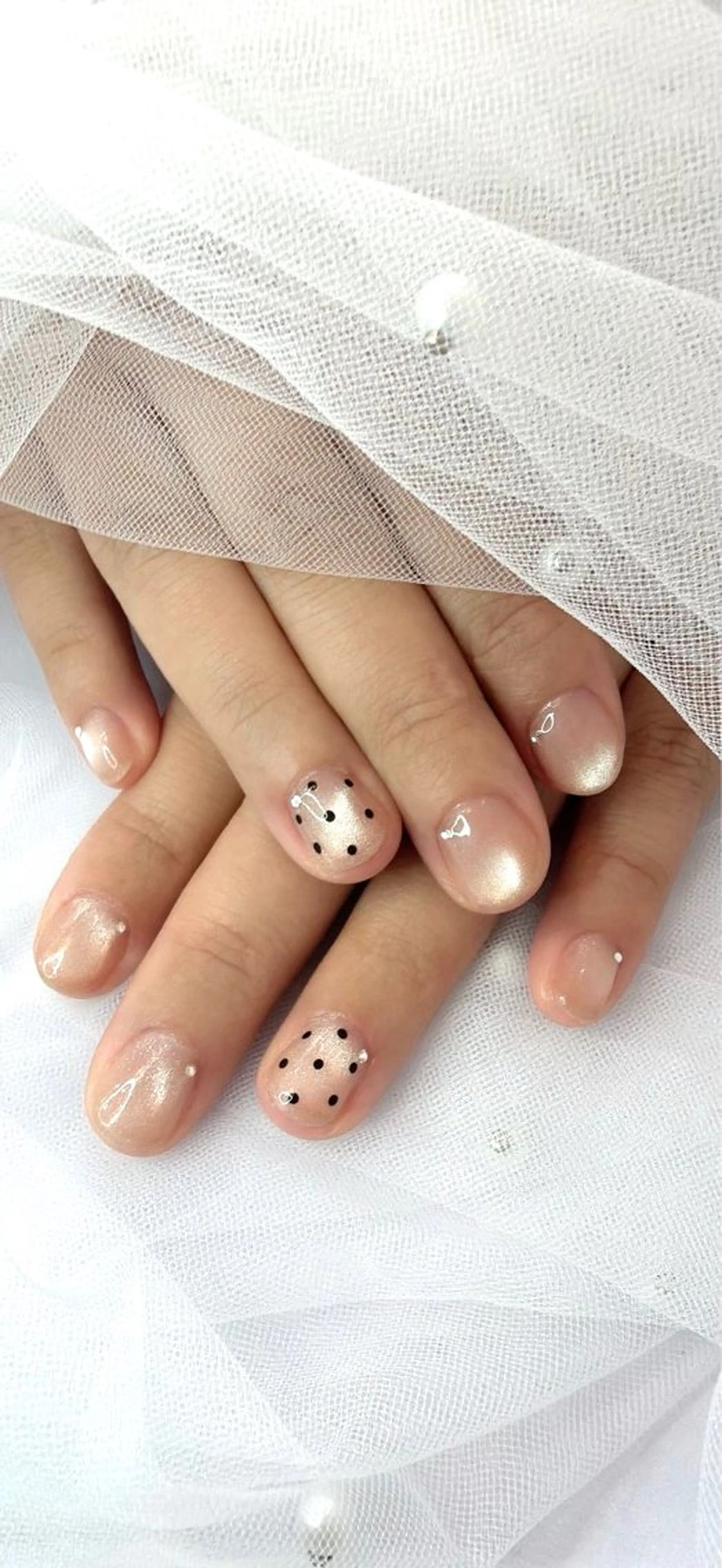 ネイル ドット オフィスネイル シンプルネイル ハンドネイル REGINA ネイルまつげエステの眉毛・アイブロウイメージ