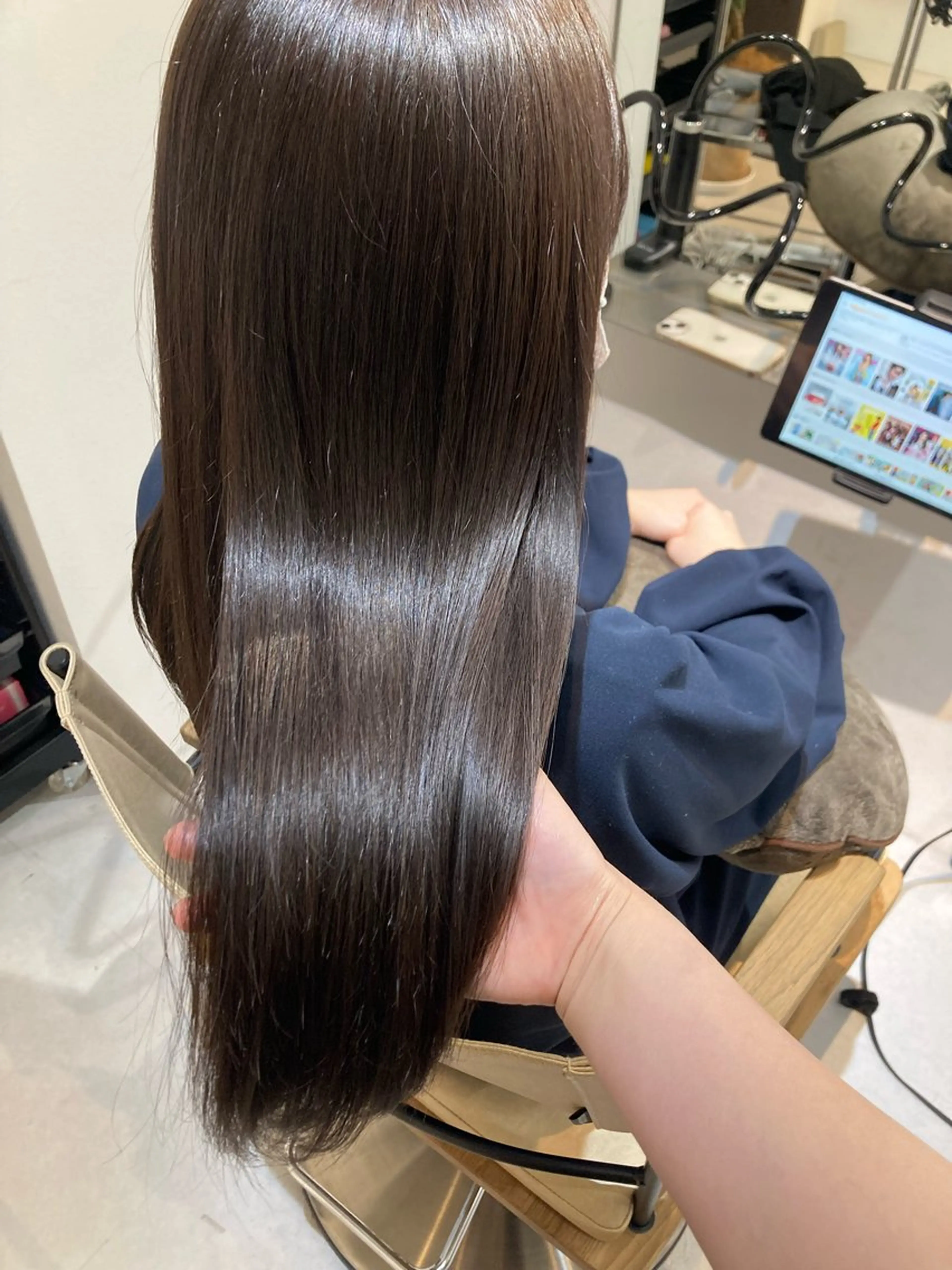 セミロング ✨色持ちの良い艶 カラー✨蟹江真世のヘアスタイル