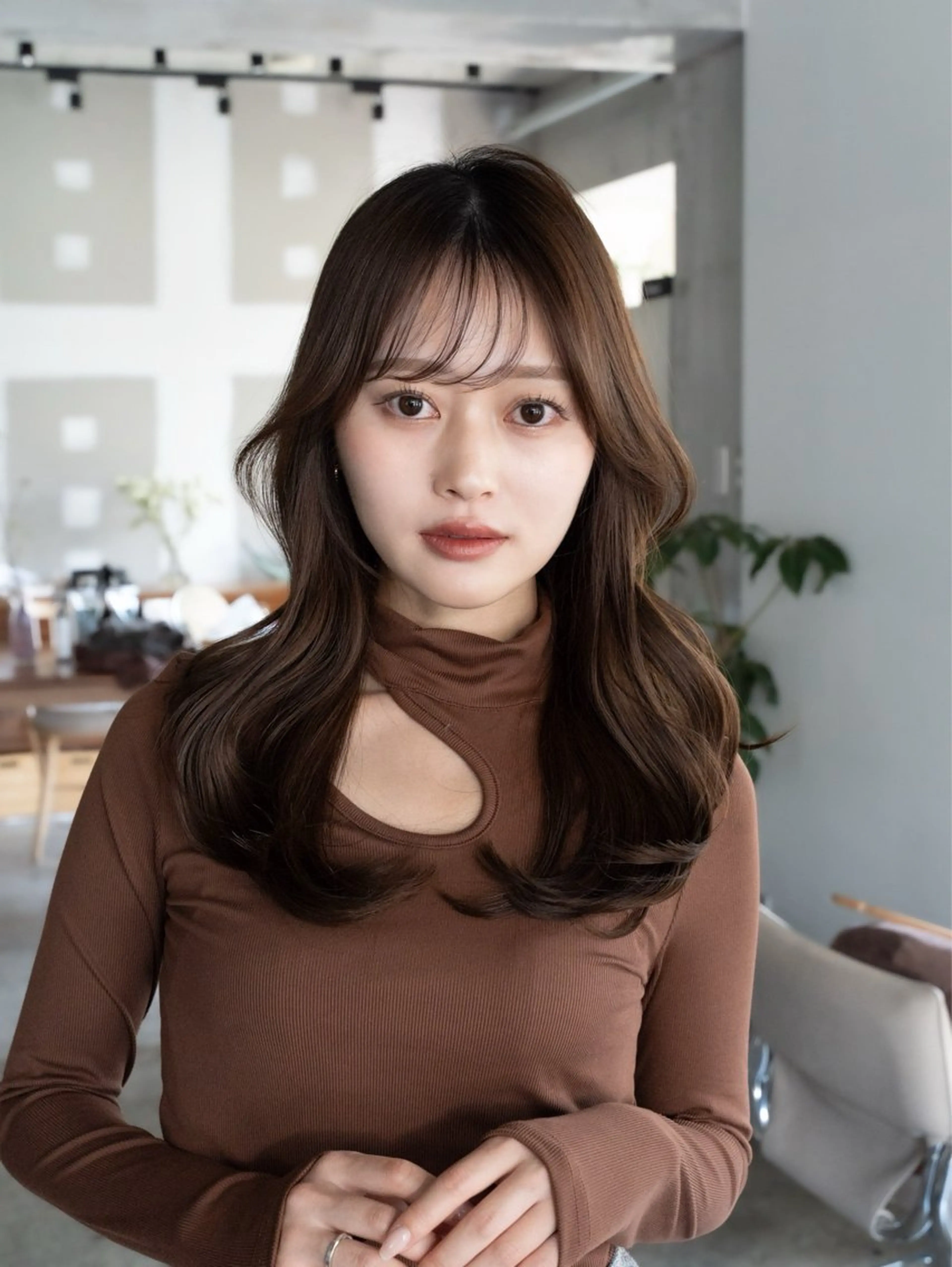 ロング カラー 顔周りカット レイヤーカット トリートメント カット ヘアカラー トリートメント まとまるレイヤー カット/透明感カラーのヘアスタイル