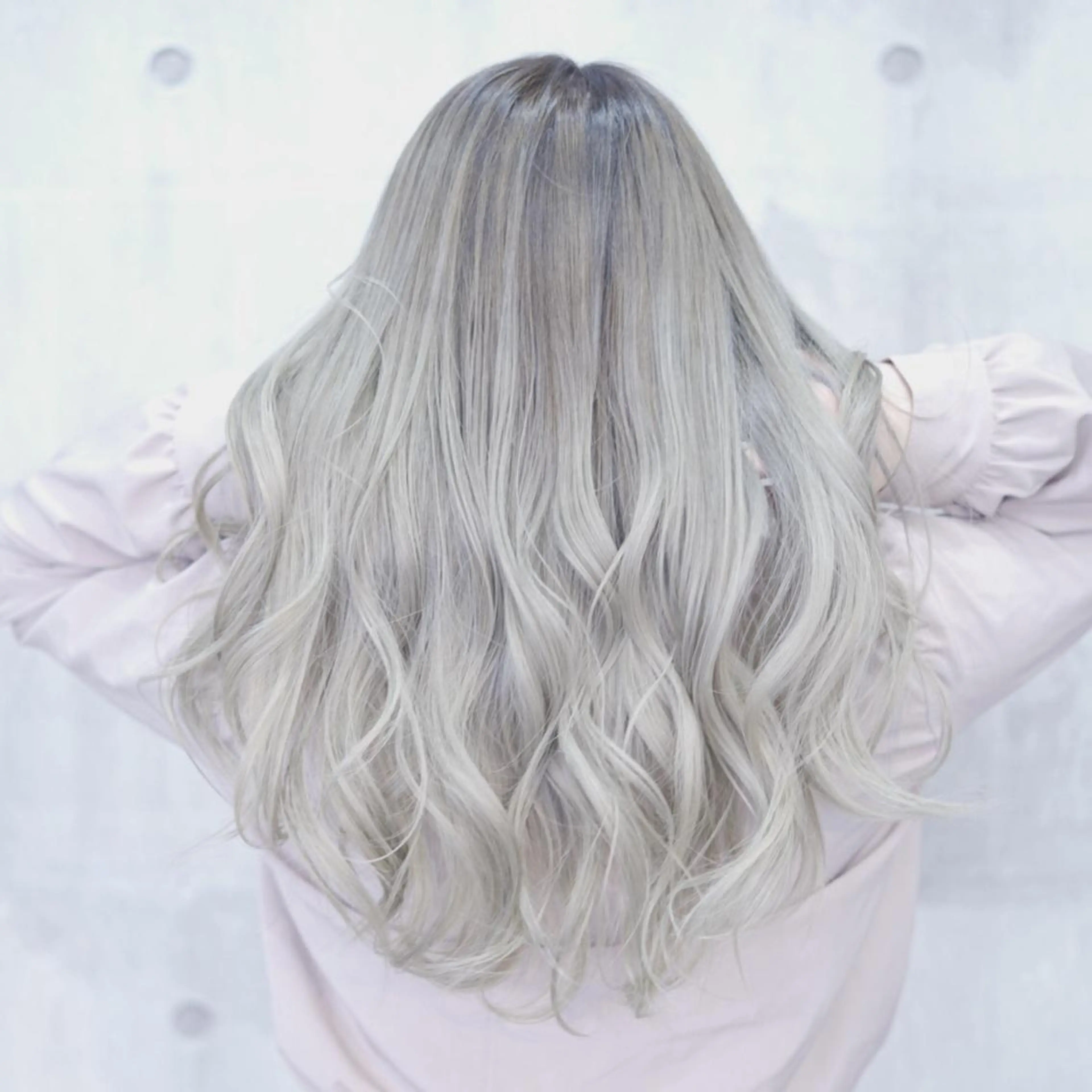 ロング カラー グラデーションカラー ヤナ マネージャーのヘアスタイル