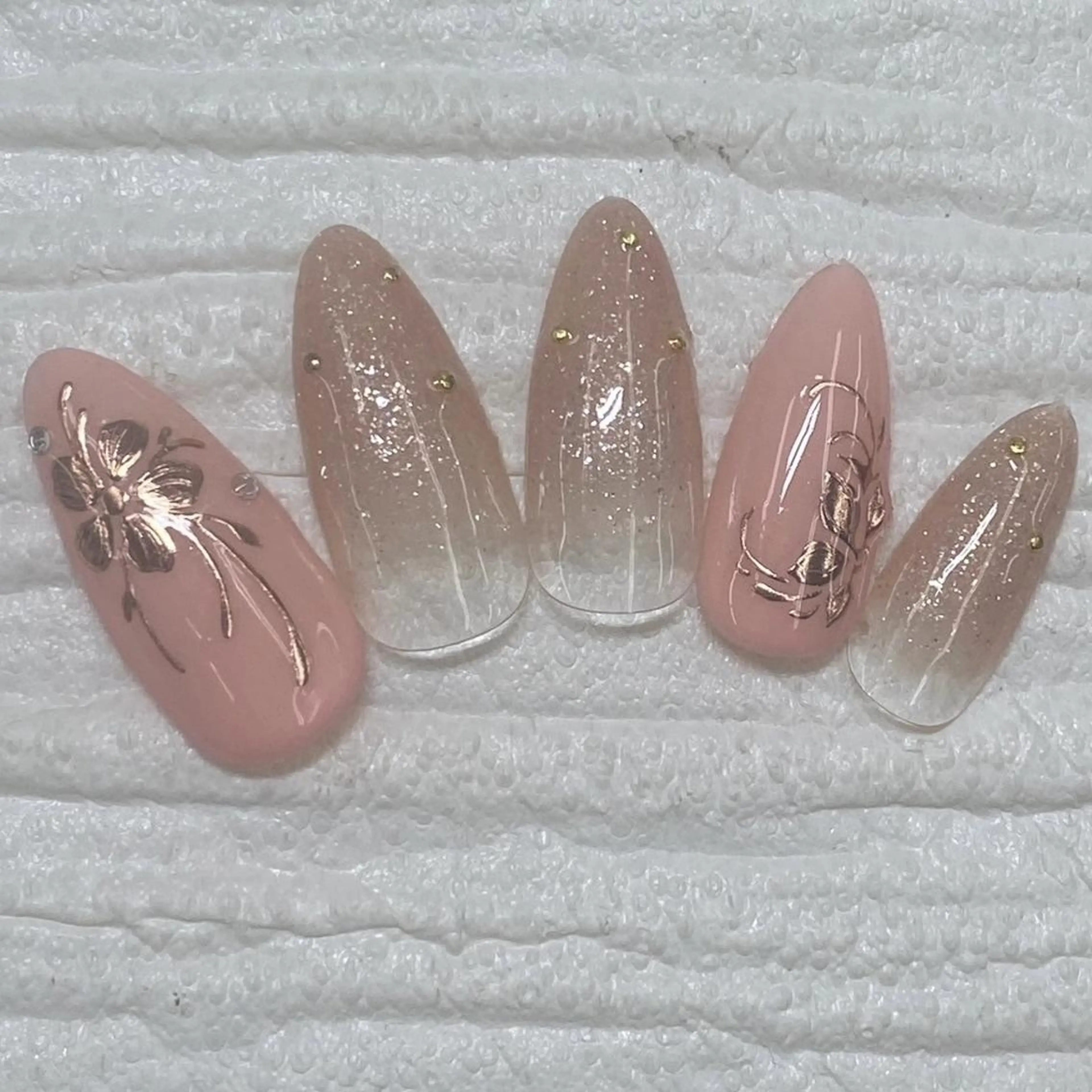 ネイル Nail salon Honey Beeのネイルデザイン