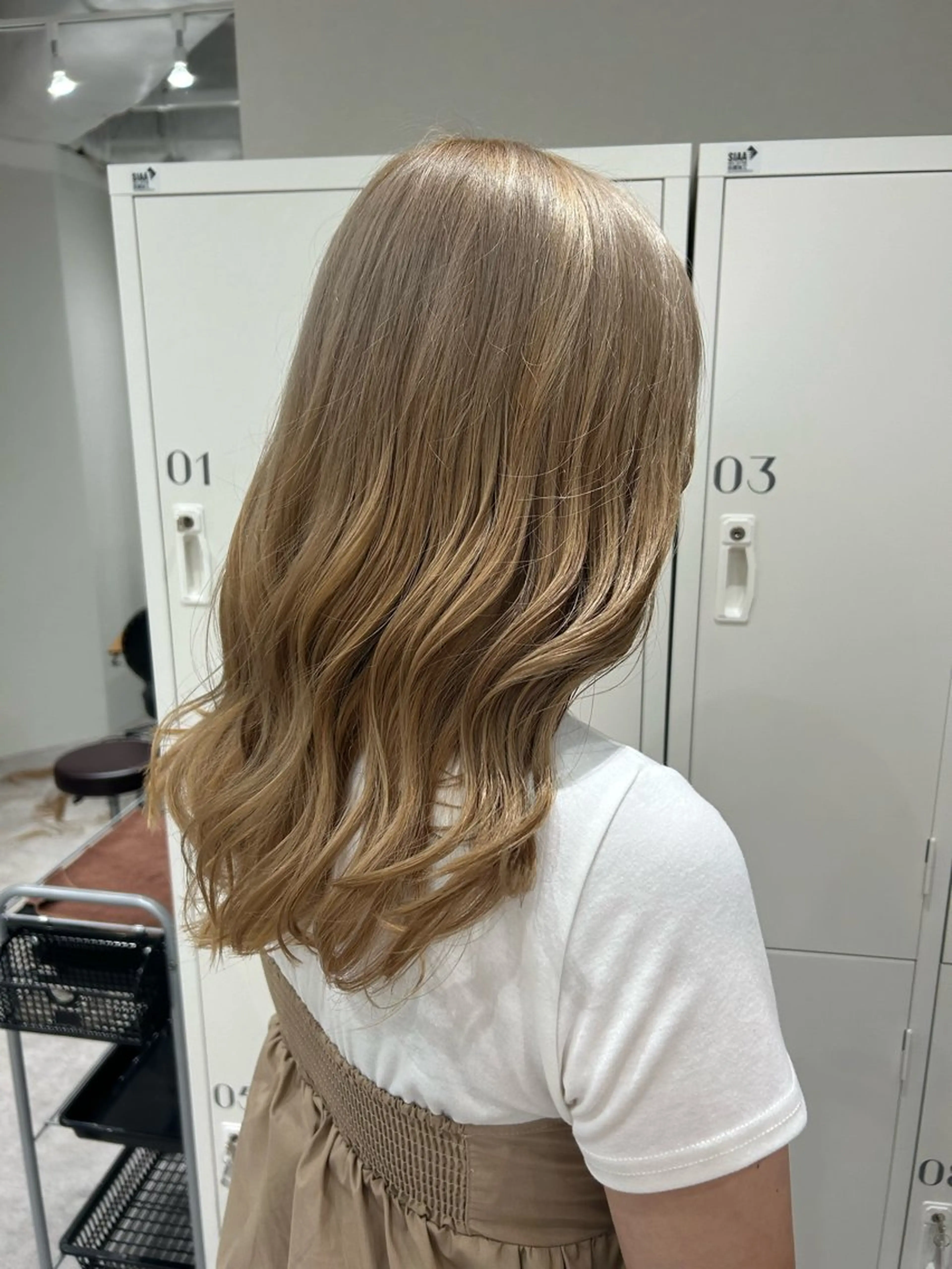 ミディアム カラー ヘアアレンジ ベージュカラー ブリーチ ミルクティーベージュ ヘアカラー ボブ /ニュアンス/ satomi🧸💖のヘアスタイル