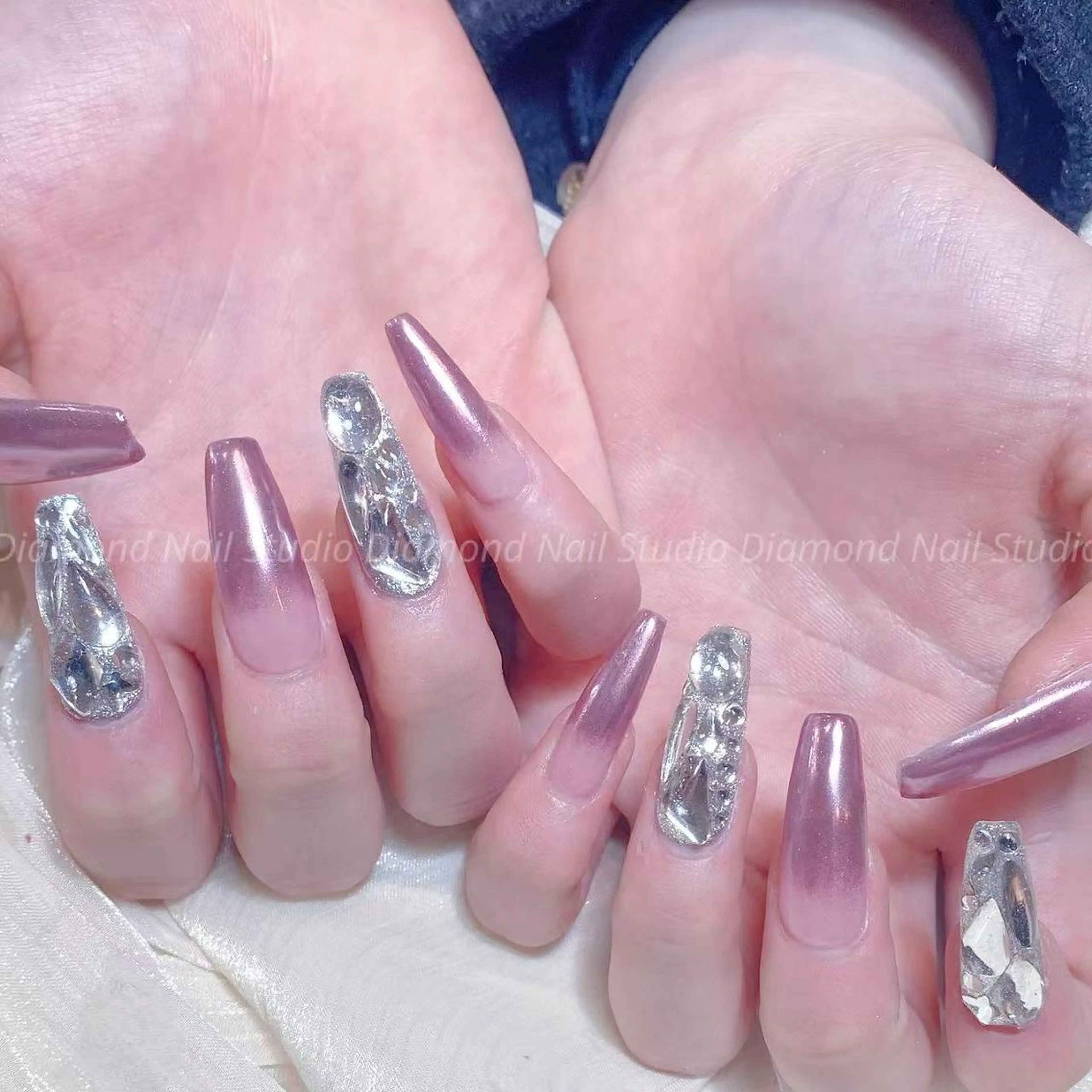 ネイル アートネイル オーロラネイル ガーリー キラキラネイル 韓国ネイル ハンドネイル Plenty 🚢のネイルデザイン