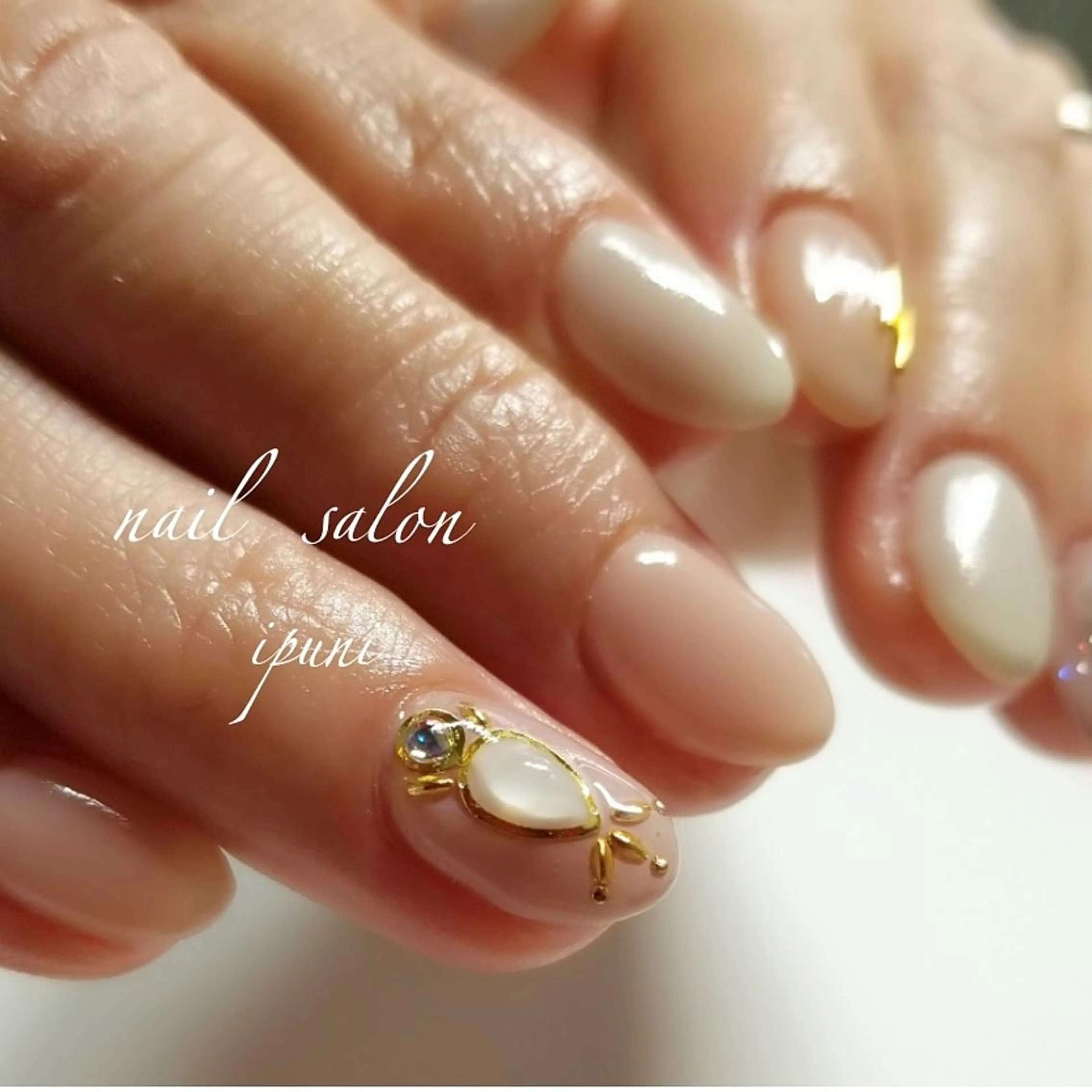 ネイル ストーンネイル nail salon ipuniのネイルデザイン