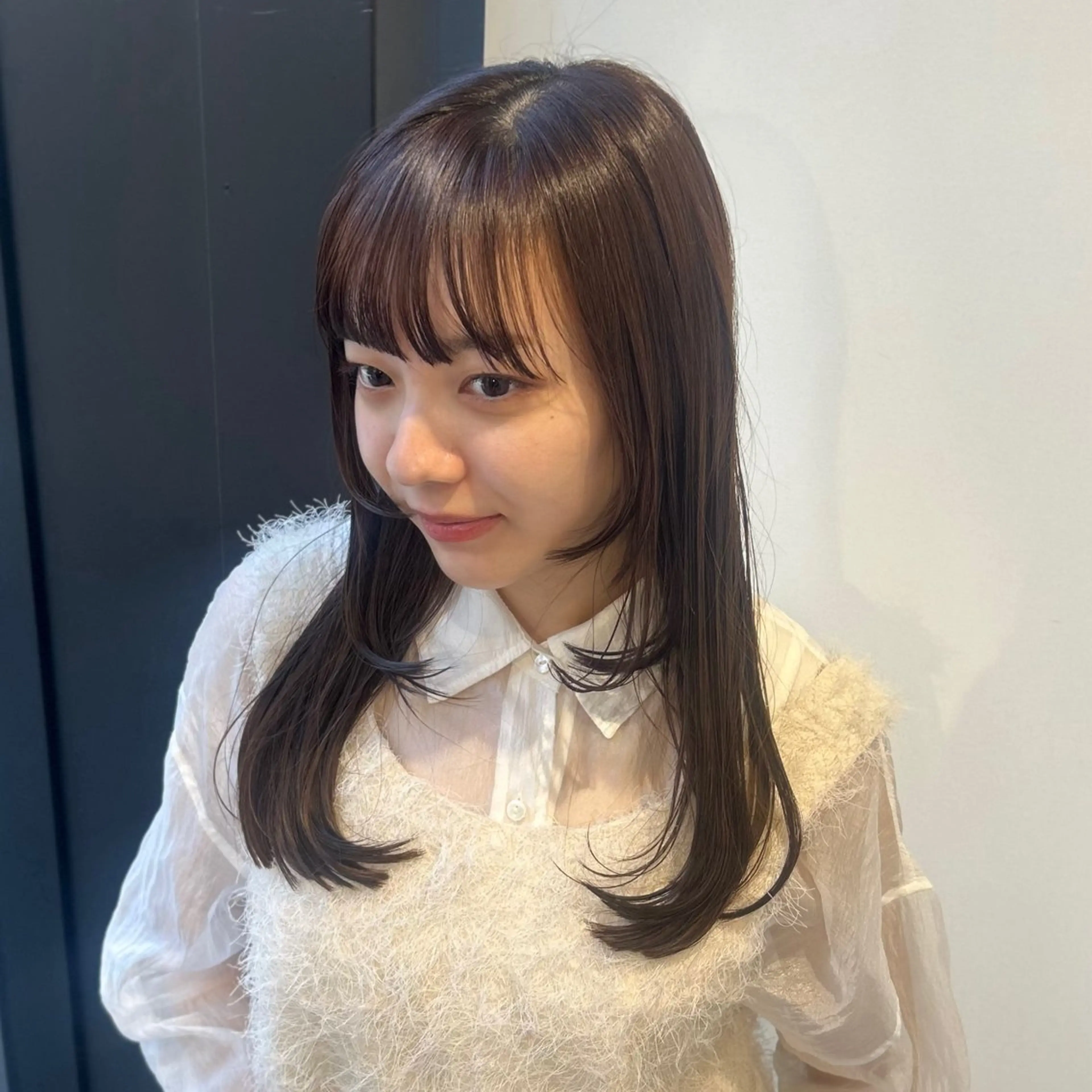 セミロング カラー デザインカット カット ヘアカラー レイヤー🎀透明感 カラー|ワンホンのヘアスタイル