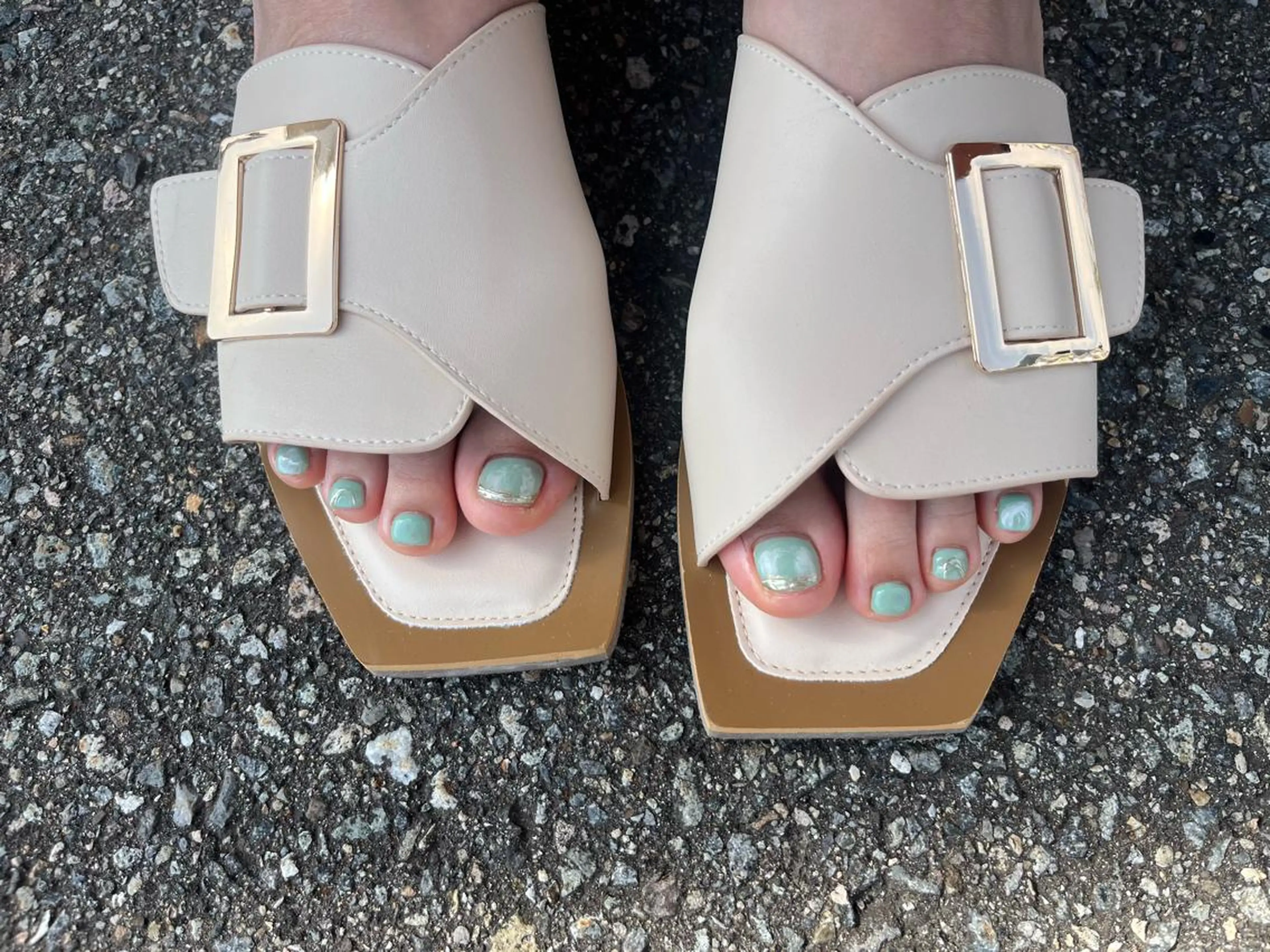 ネイル フットネイル aloalo MIKAのネイルデザイン