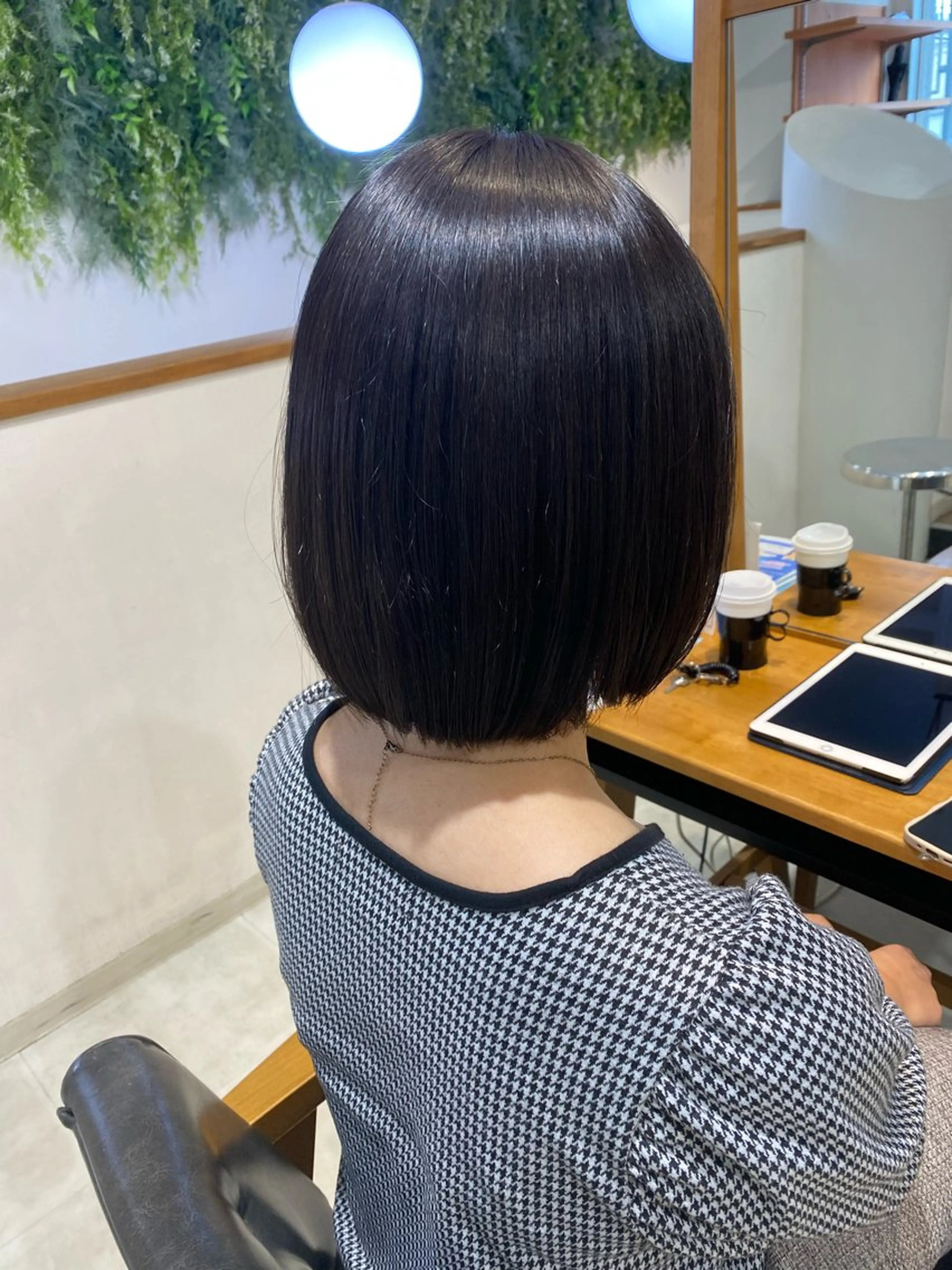 ショート i.+OMOTESANDO所属・mei / 艶カラー ミディアム レイヤーのヘアスタイル