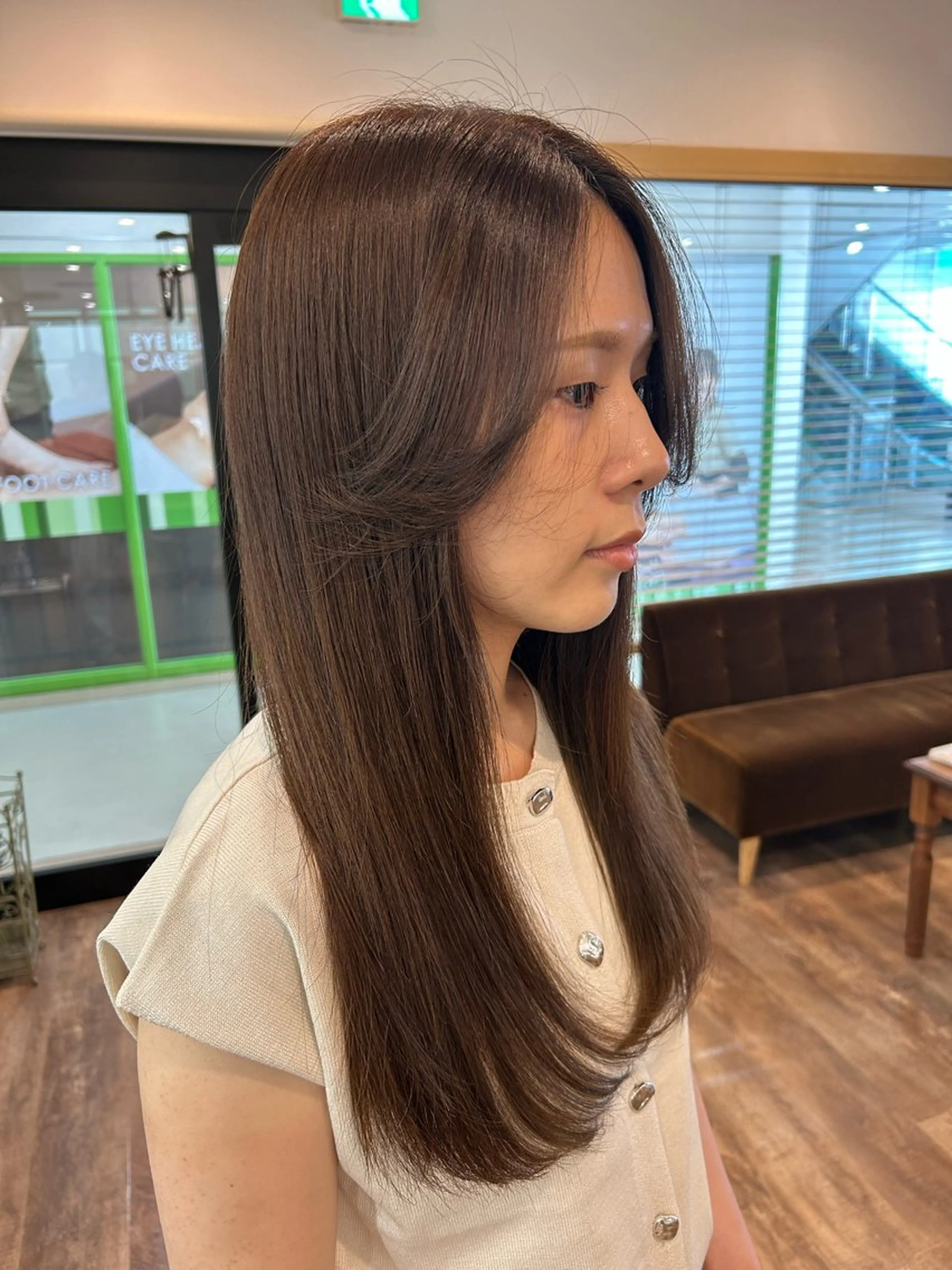 ロング 顔周りカット レイヤーカット カット ヘアカラー 穐山 翔也のヘアスタイル