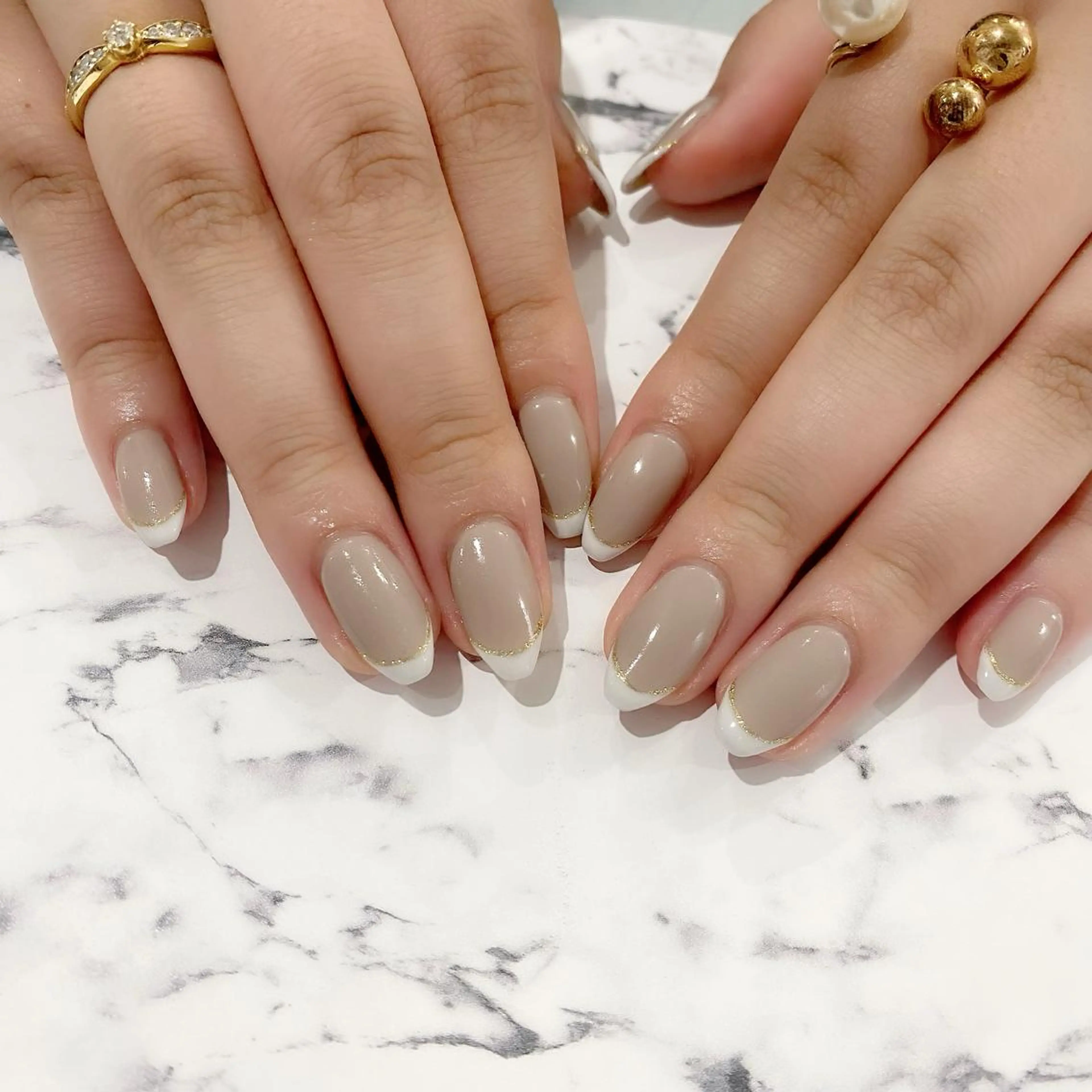 セミロング カラー パーマ ヘアアレンジ メンズ キッズ ネイル マツエク・マツパ アイブロウ 眉カラー フレンチネイル ゴールド ラメ(グリッター) オフィスネイル ハンドネイル Salon Kのネイルデザイン