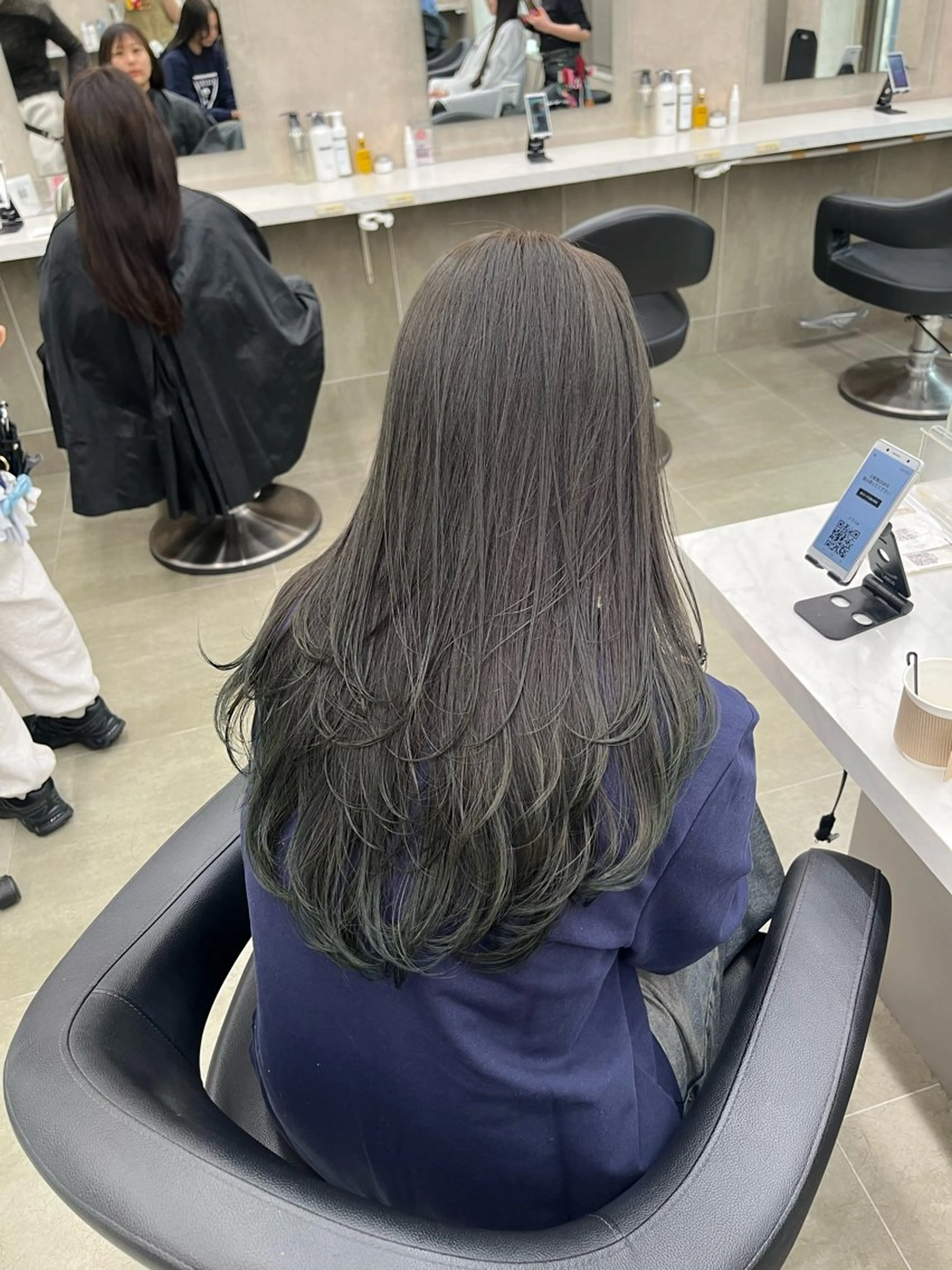 ロング ヘアカラー トリートメント ヘッドスパ ヘアセット 寒色/ベージュヘア ブリーチありMiOのヘアスタイル
