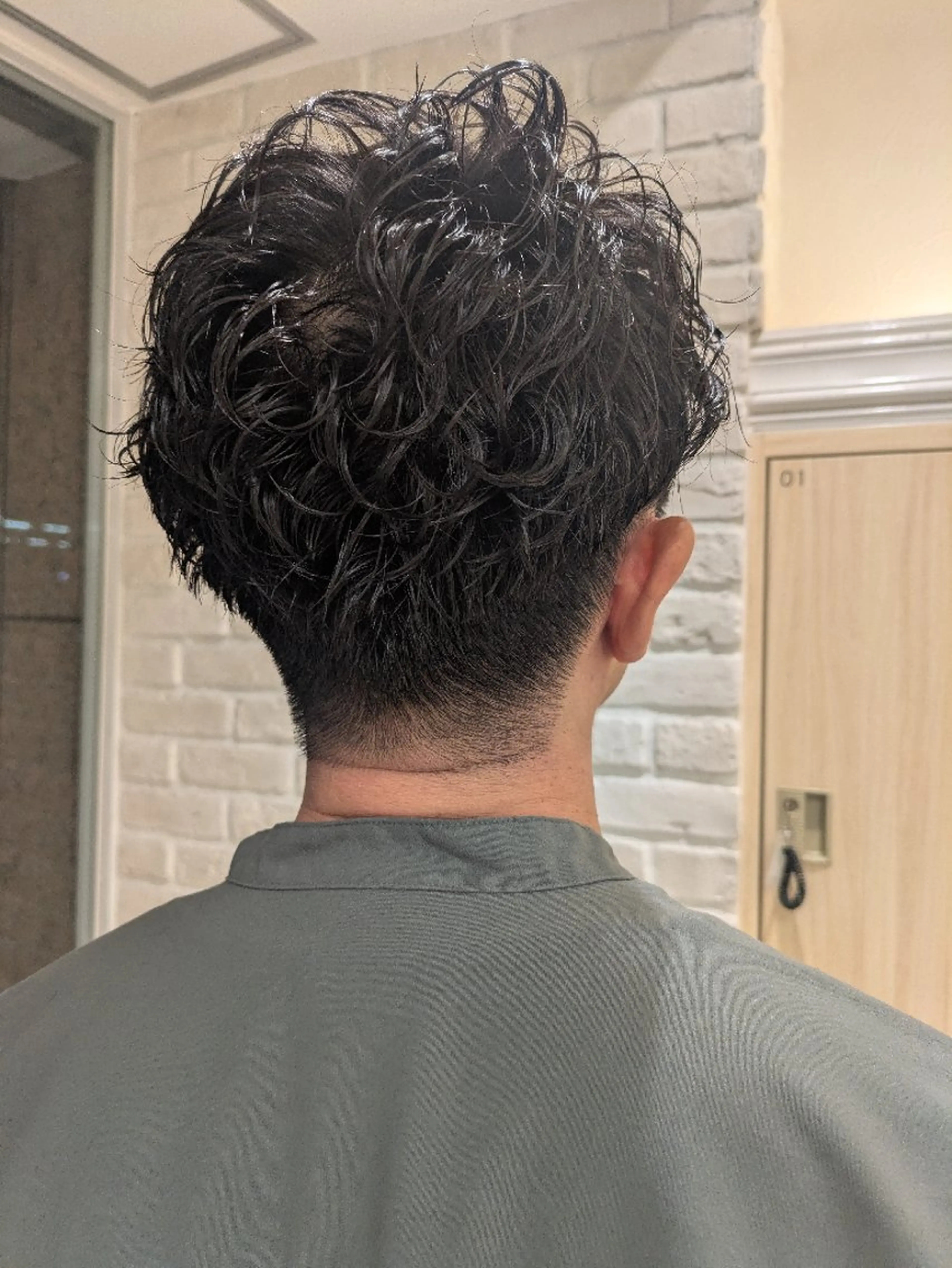 メンズ パーマ フェザーパーマ メンズパーマ カット パーマ 佐々木 萌のヘアスタイル
