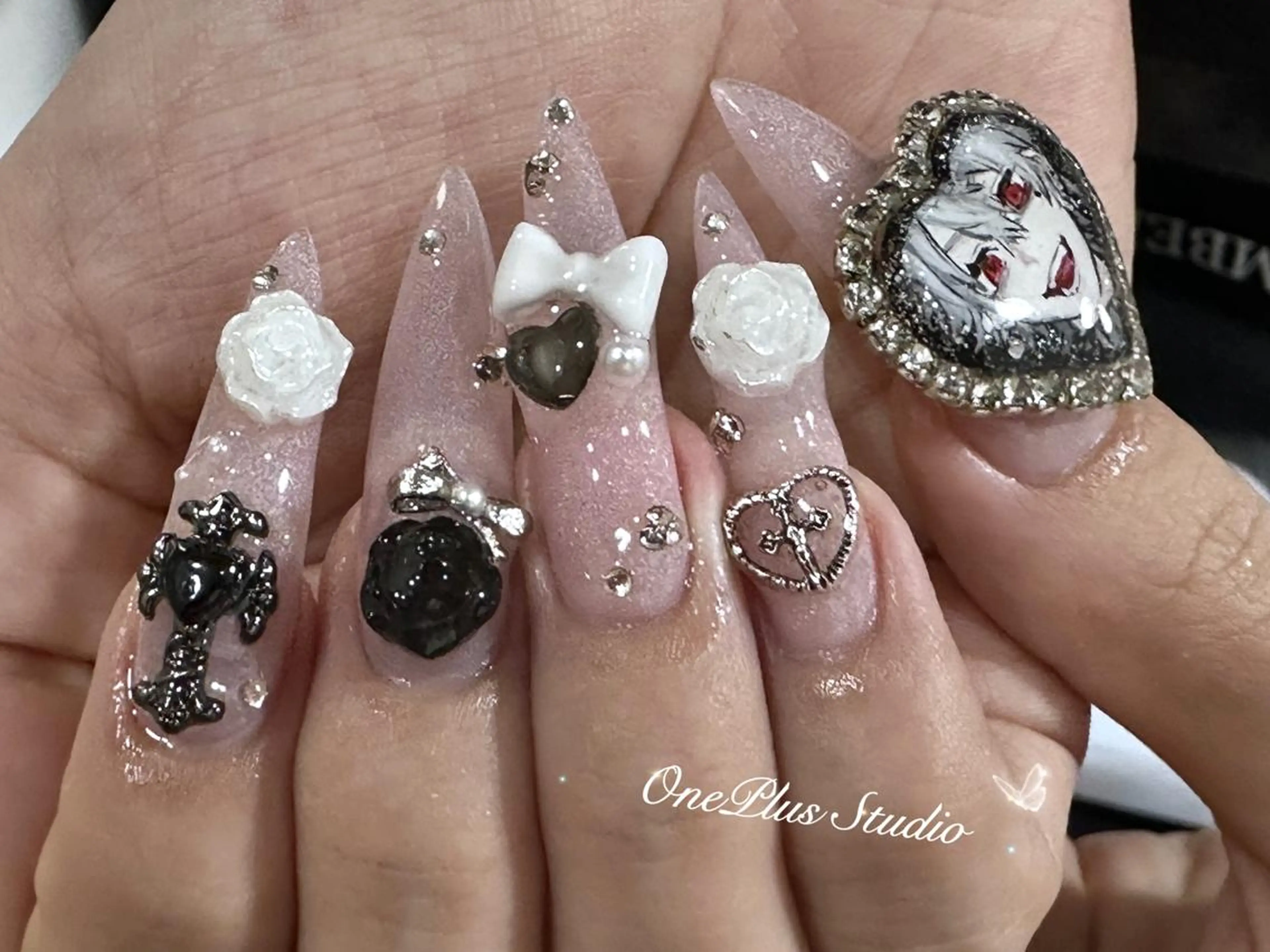 ネイル アートネイル オーロラネイル ガーリー キラキラネイル 韓国ネイル One plus StudioNailのネイルデザイン