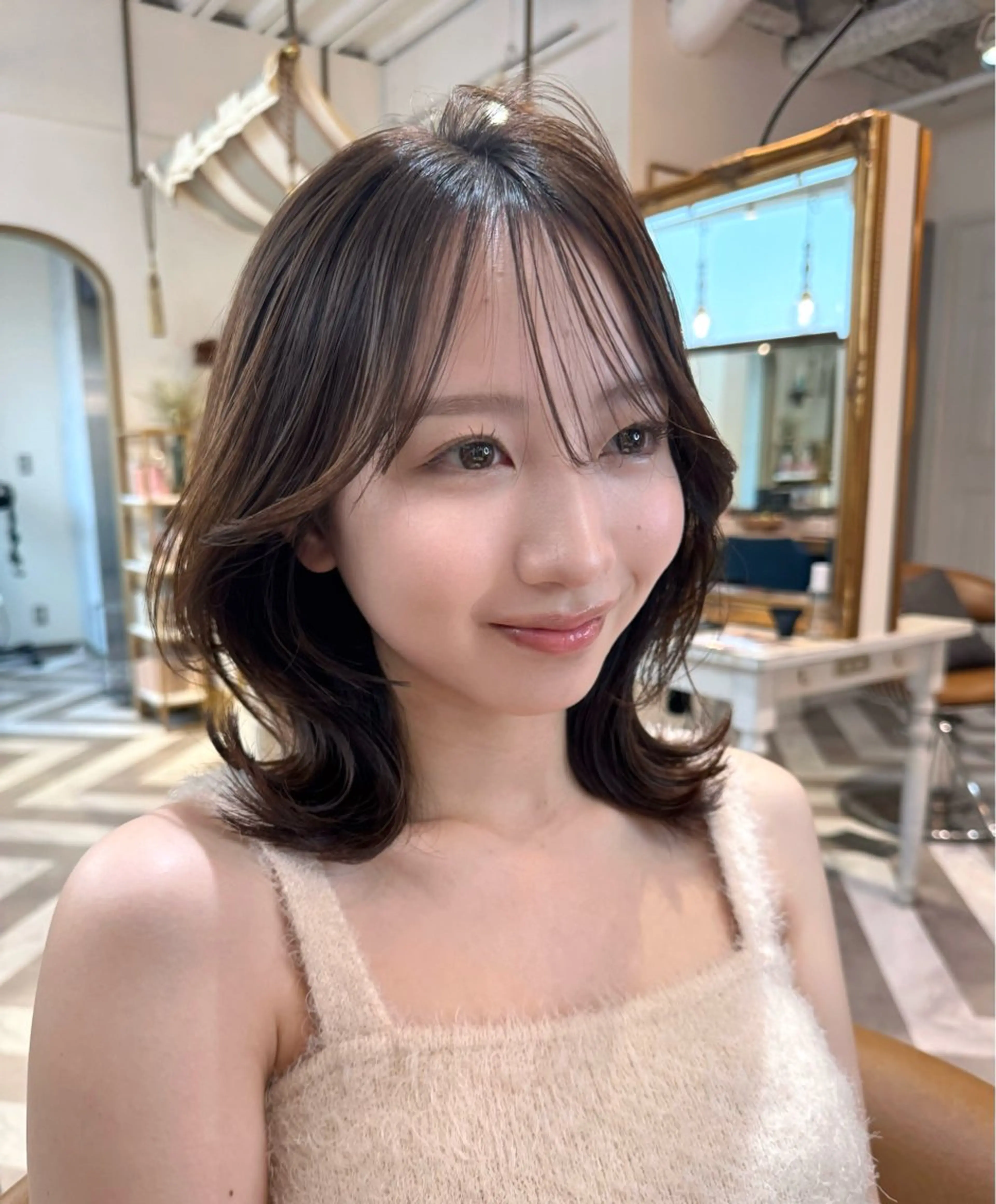 ミディアム カラー カット ヘアカラー トリートメント レイヤーカット /透明感カラー西田のヘアスタイル