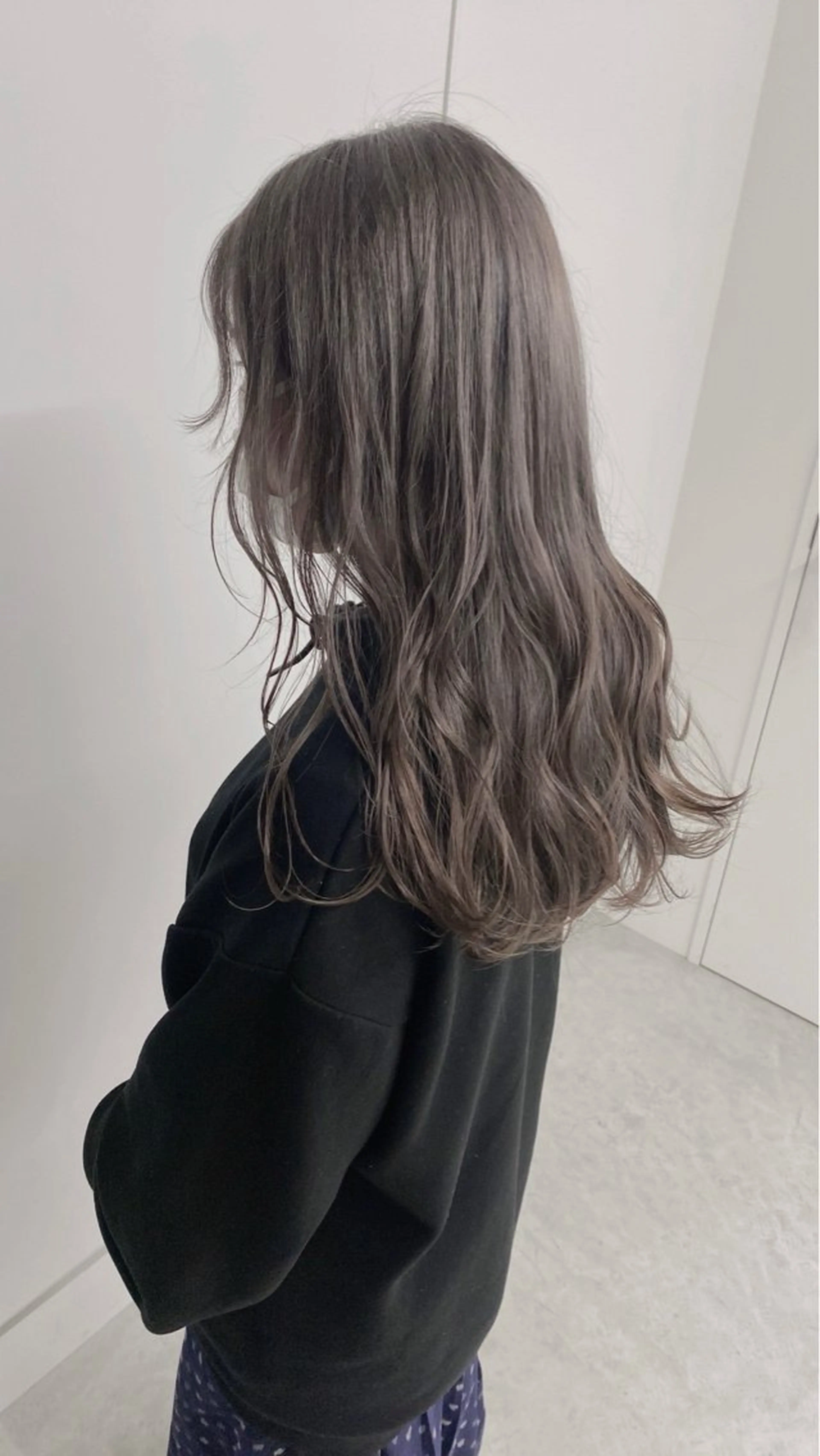 セミロング カラー 透明感/グレージュ/ ベージュ/るな🪽のヘアスタイル