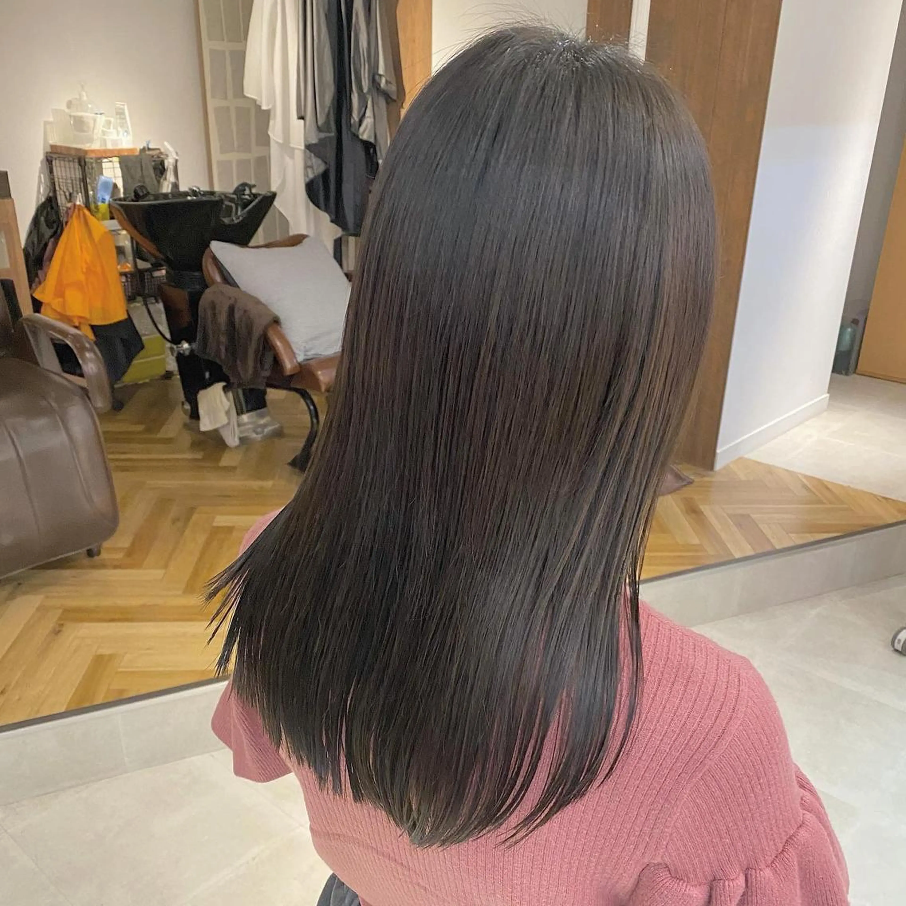 セミロング カラー 髪質改善特化 安東駿介のヘアスタイル