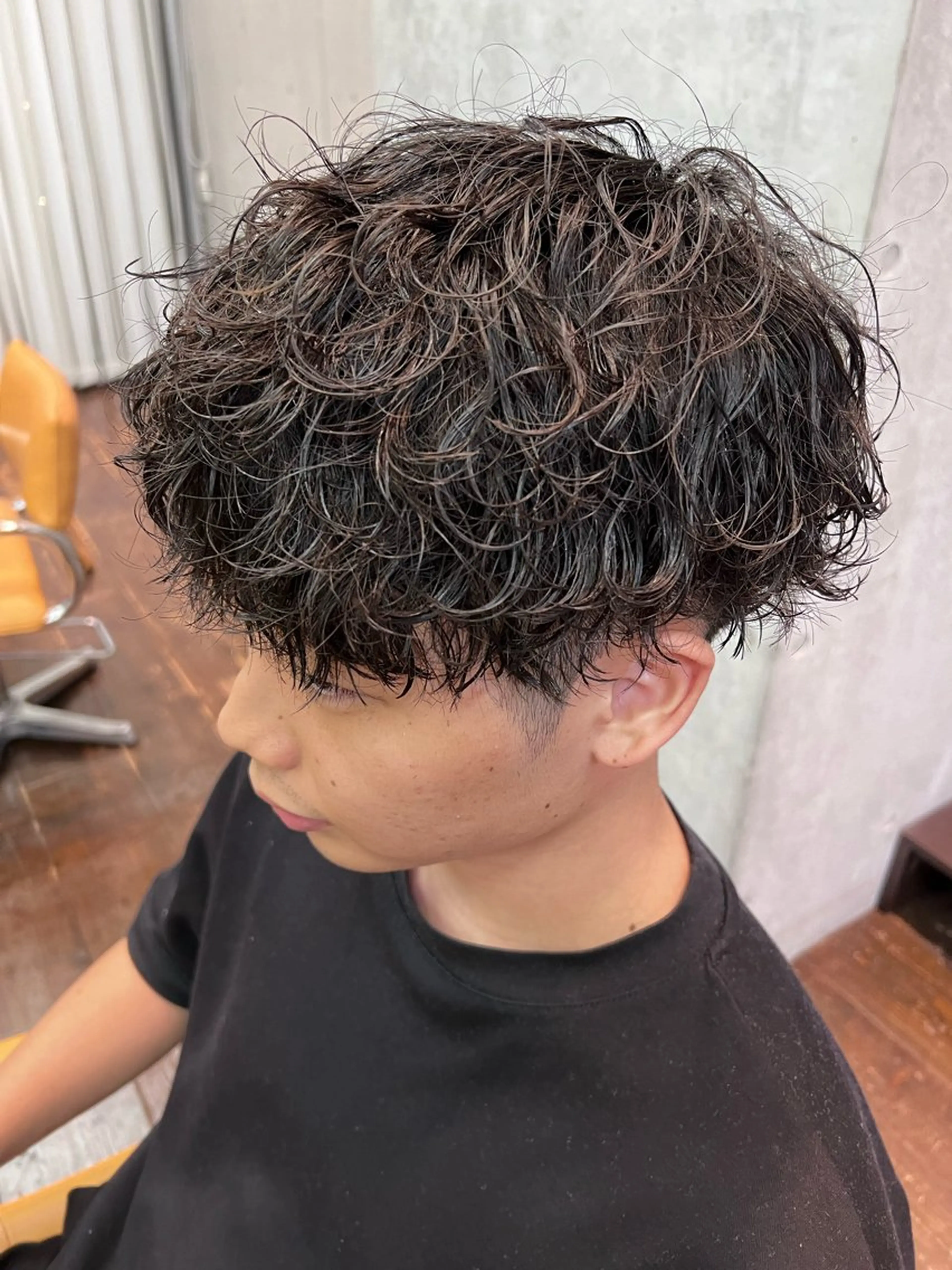 ミディアム パーマ ミディアムパーマ スパイラルパーマ カット パーマ メンズ特化美容師 /たけしのヘアスタイル