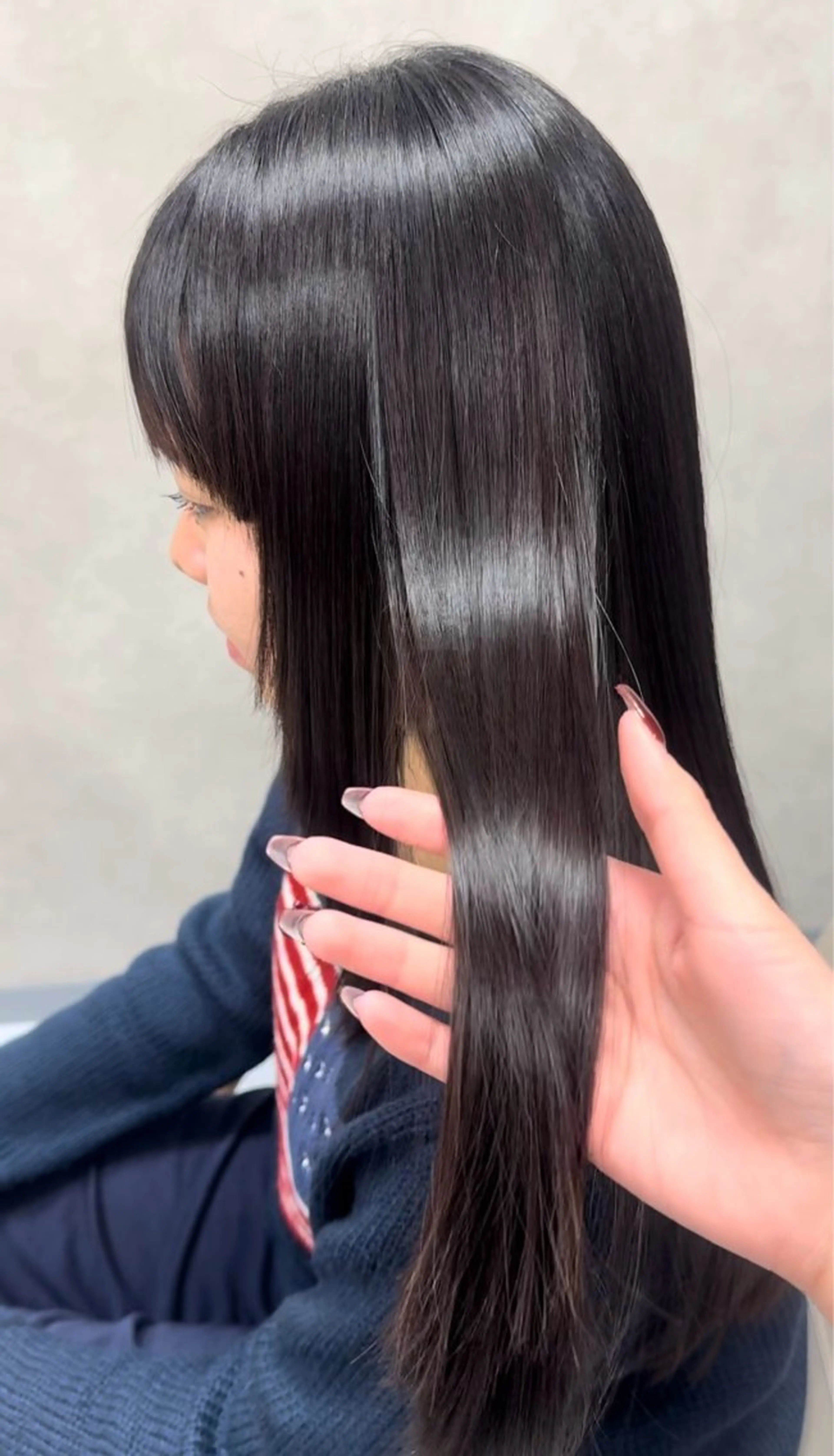 ロング カラー 小顔レイヤー/明るめ ベージュ/モモ/横浜のヘアスタイル