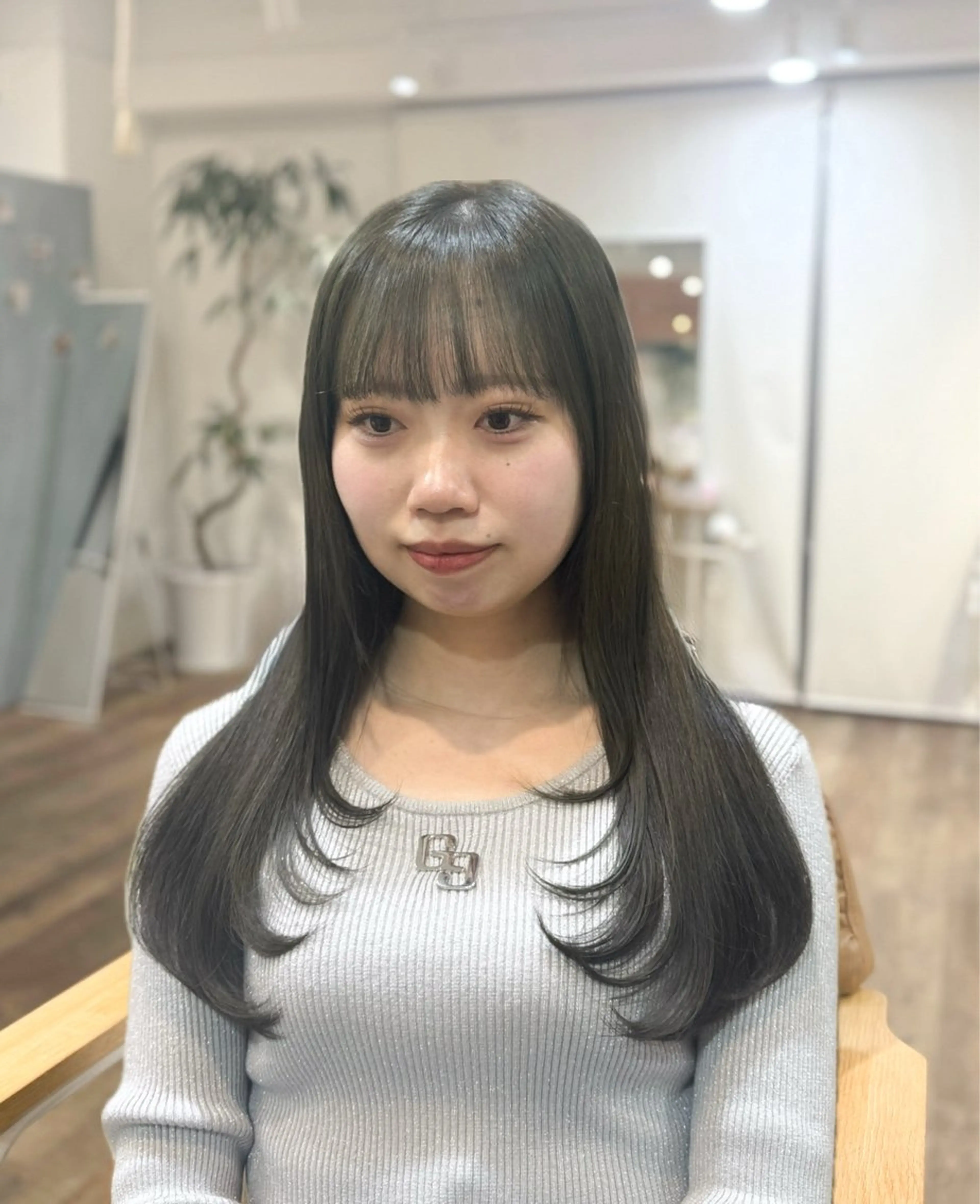 ロング yuzua/レイヤー /縮毛矯正/透明感のヘアスタイル