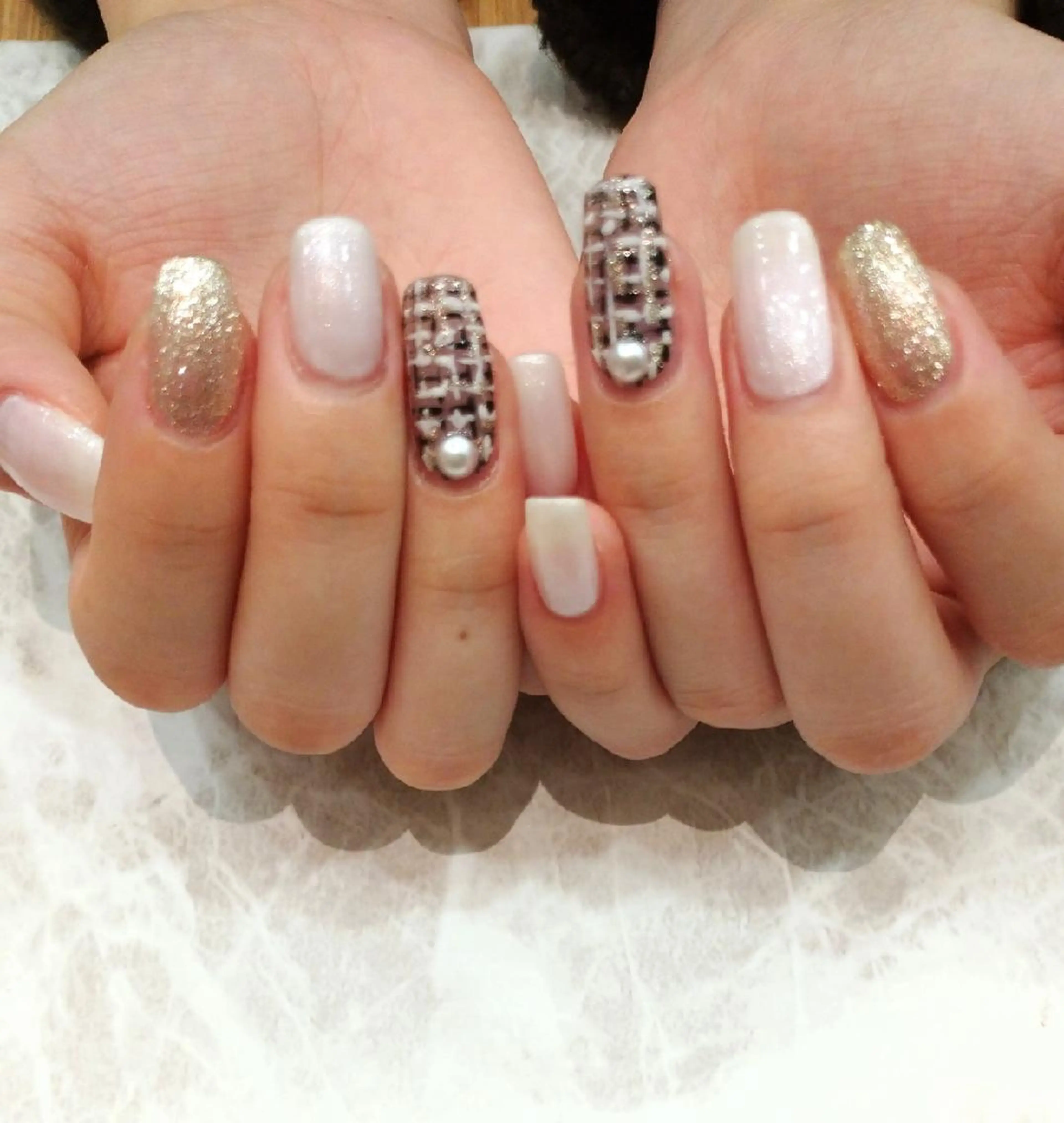 ネイル アートネイル ジェルネイル ゴールド ラメ(グリッター) パラジェル ハンドネイル 會田 瑠衣のネイルデザイン