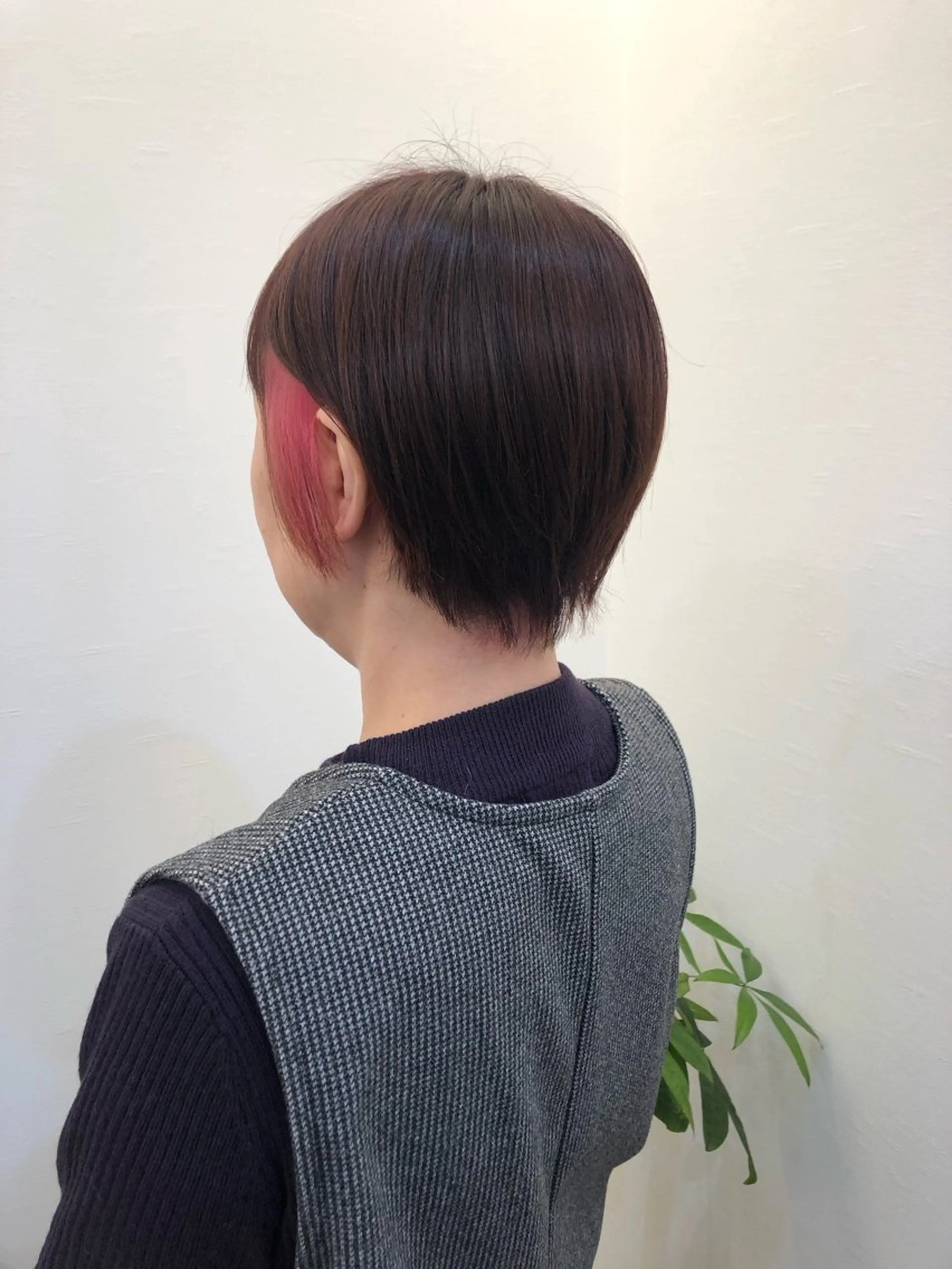 カラー ツノガイ エリのヘアスタイル