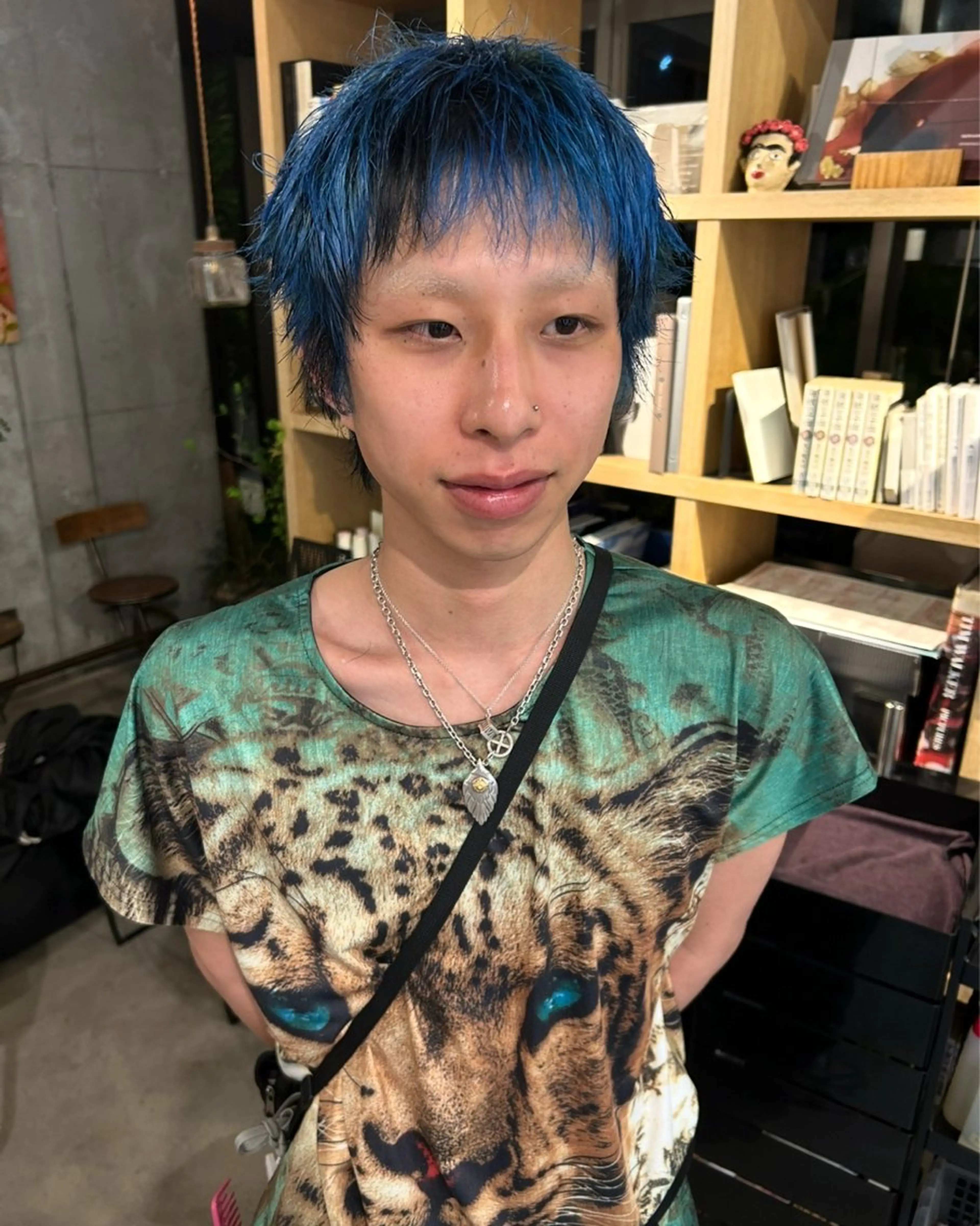 ショート ヘアカラー アワタケ リンのヘアスタイル