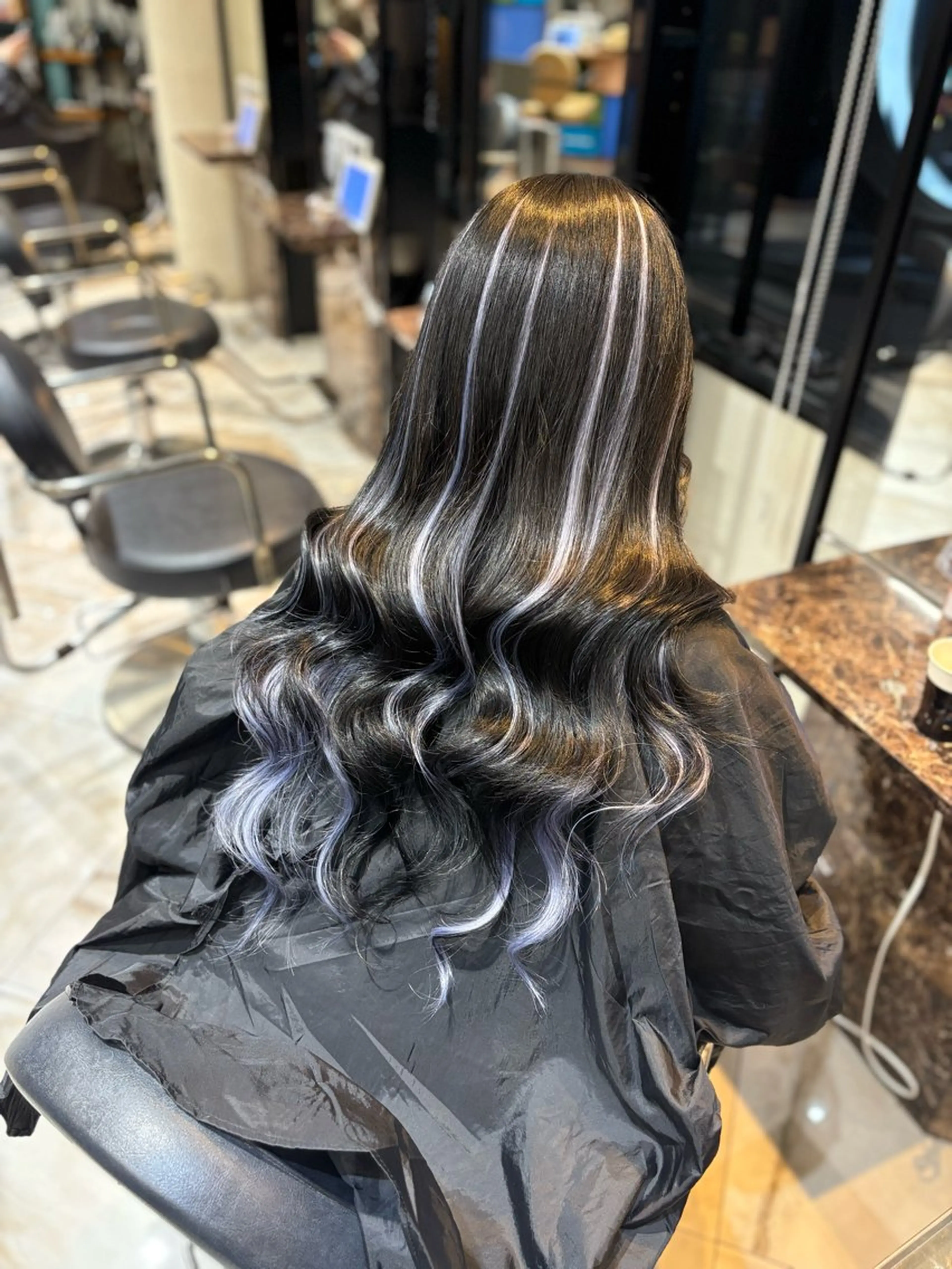 ロング カラー 黒髪 ブルーカラー ハイライトカラー エクステ ハイライト エクステ 大阪 梅田/ ハイトーン/エクステのヘアスタイル